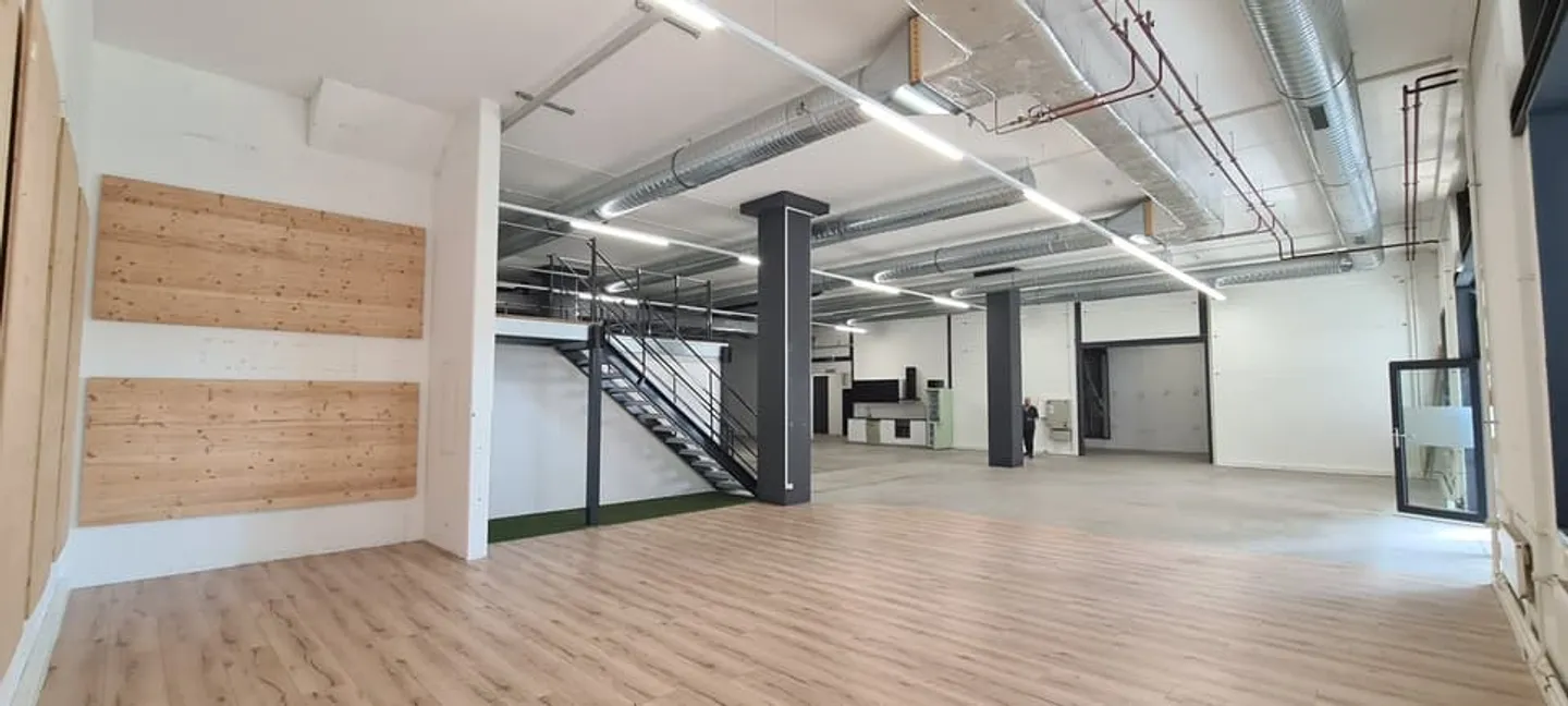 ZU VERMIETEN: AUSGEZEICHNETER GEWERBLICHER RAUM IN NEUCHÂTEL - Foto 6 von 13