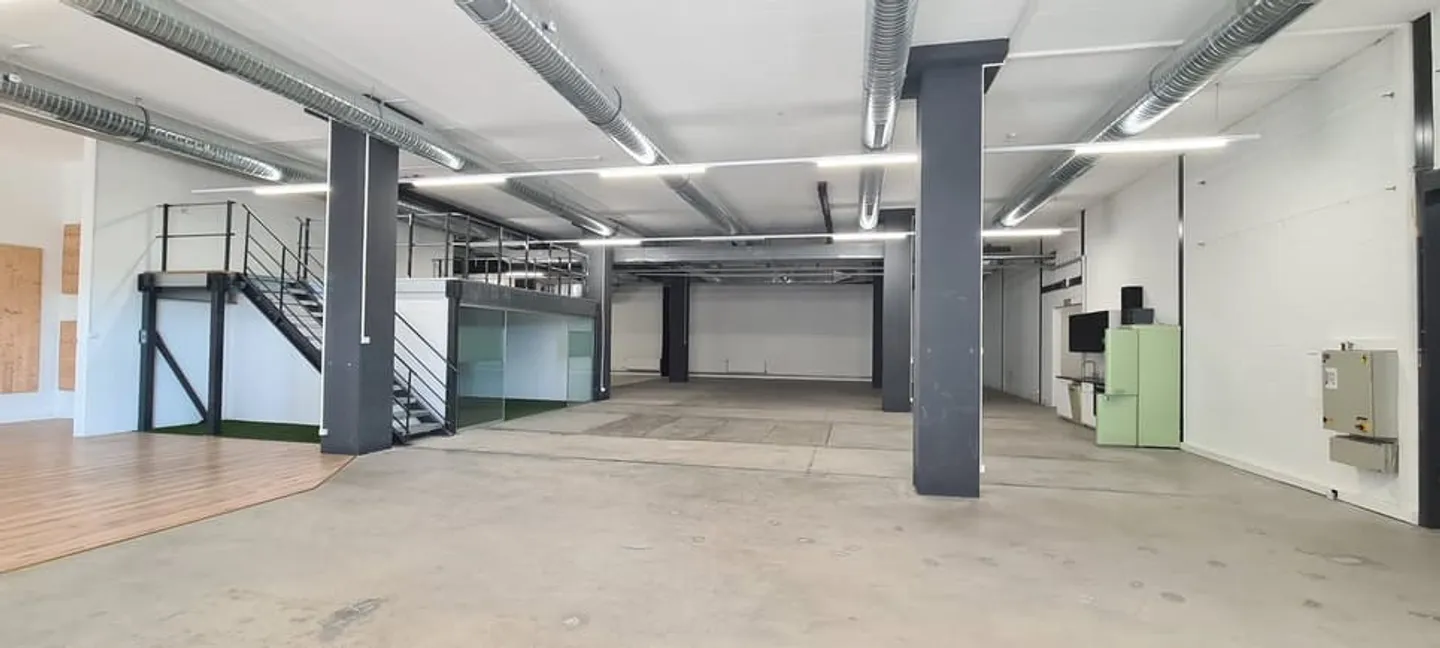 ZU VERMIETEN: AUSGEZEICHNETER GEWERBLICHER RAUM IN NEUCHÂTEL - Foto 3 von 13