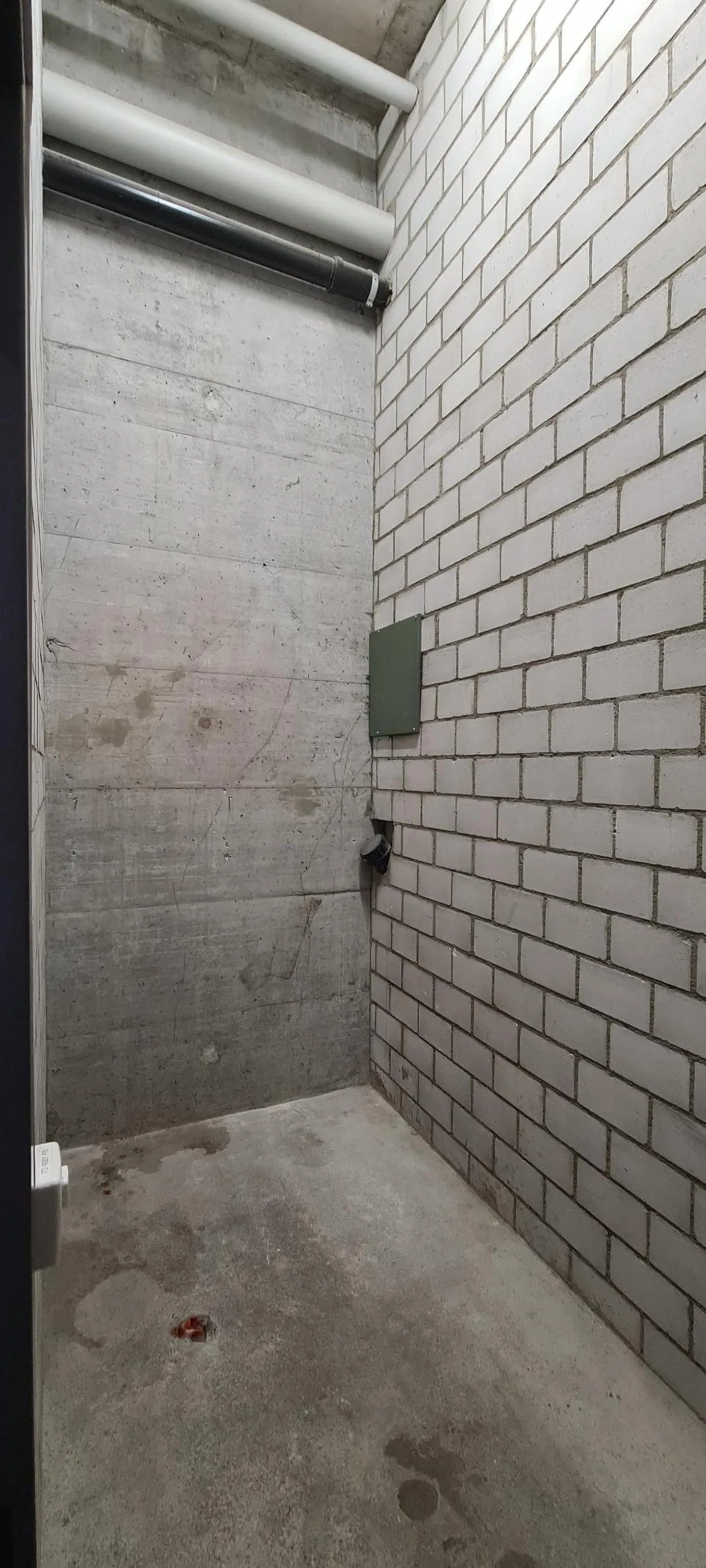 ZU VERMIETEN: AUSGEZEICHNETER GEWERBLICHER RAUM IN NEUCHÂTEL - Foto 13 von 13