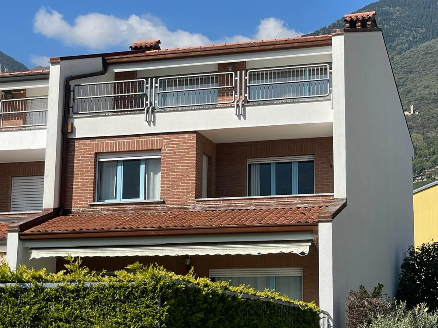 Ampia casa unifamiliare con 5,5 stanze - Sementina - Foto 1 di 13