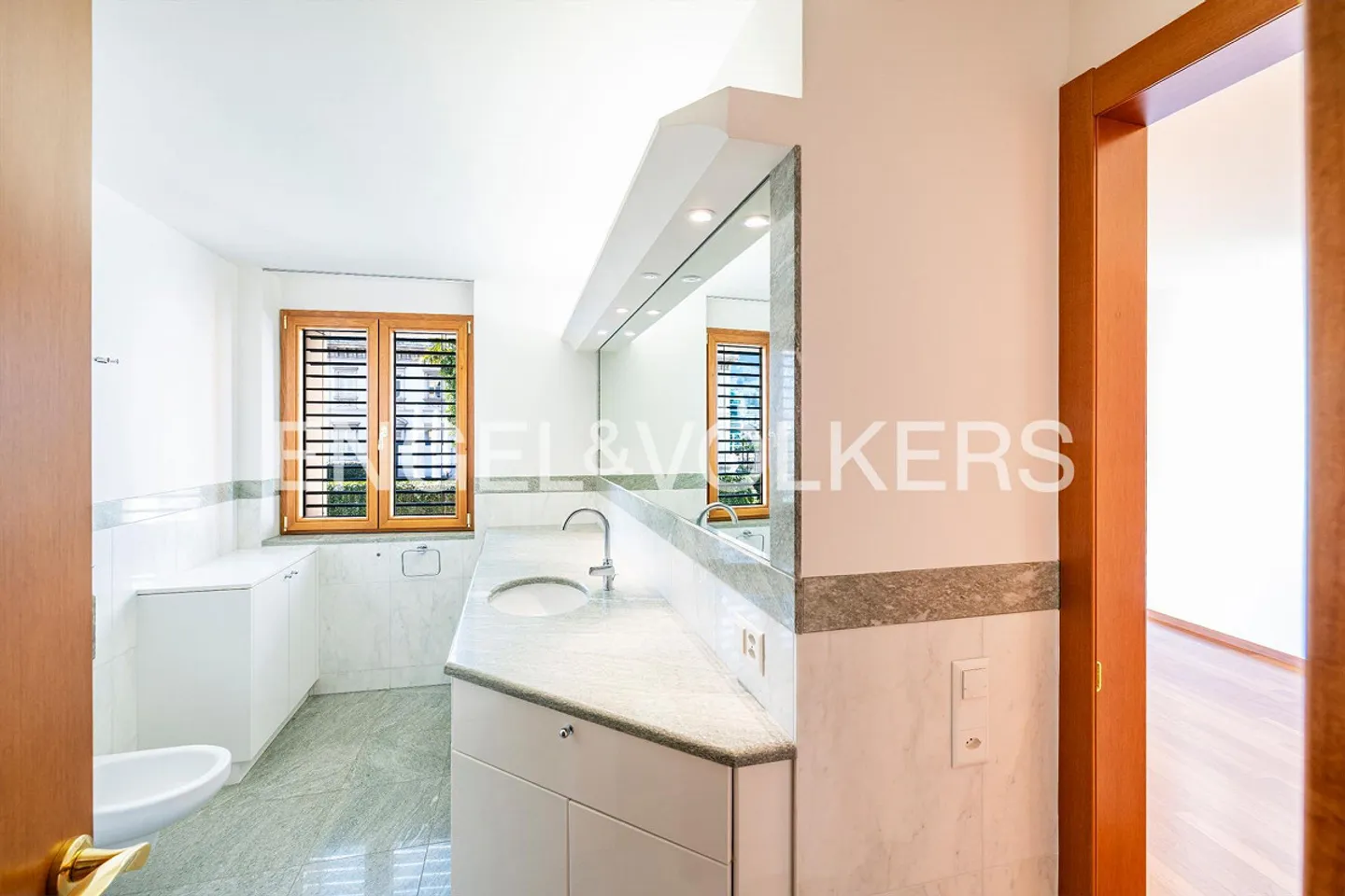 Lakefront Apartments in Lugano - Unit 10 - Photo 12 of 13