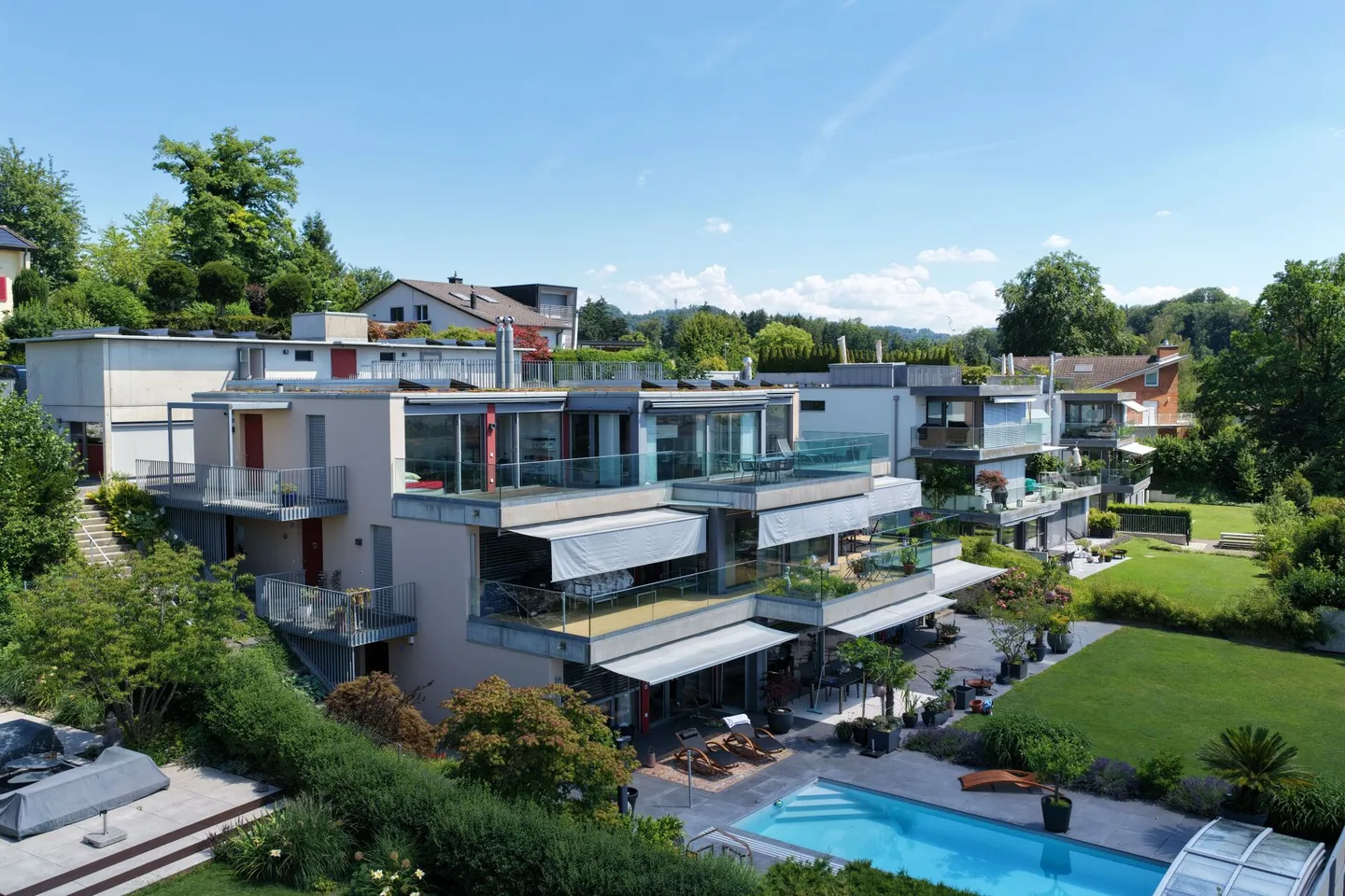 Exclusive 6.5-room maisonette terrace apartment with Alpine panorama & 75 m² sun terrace - Photo 3 of 13