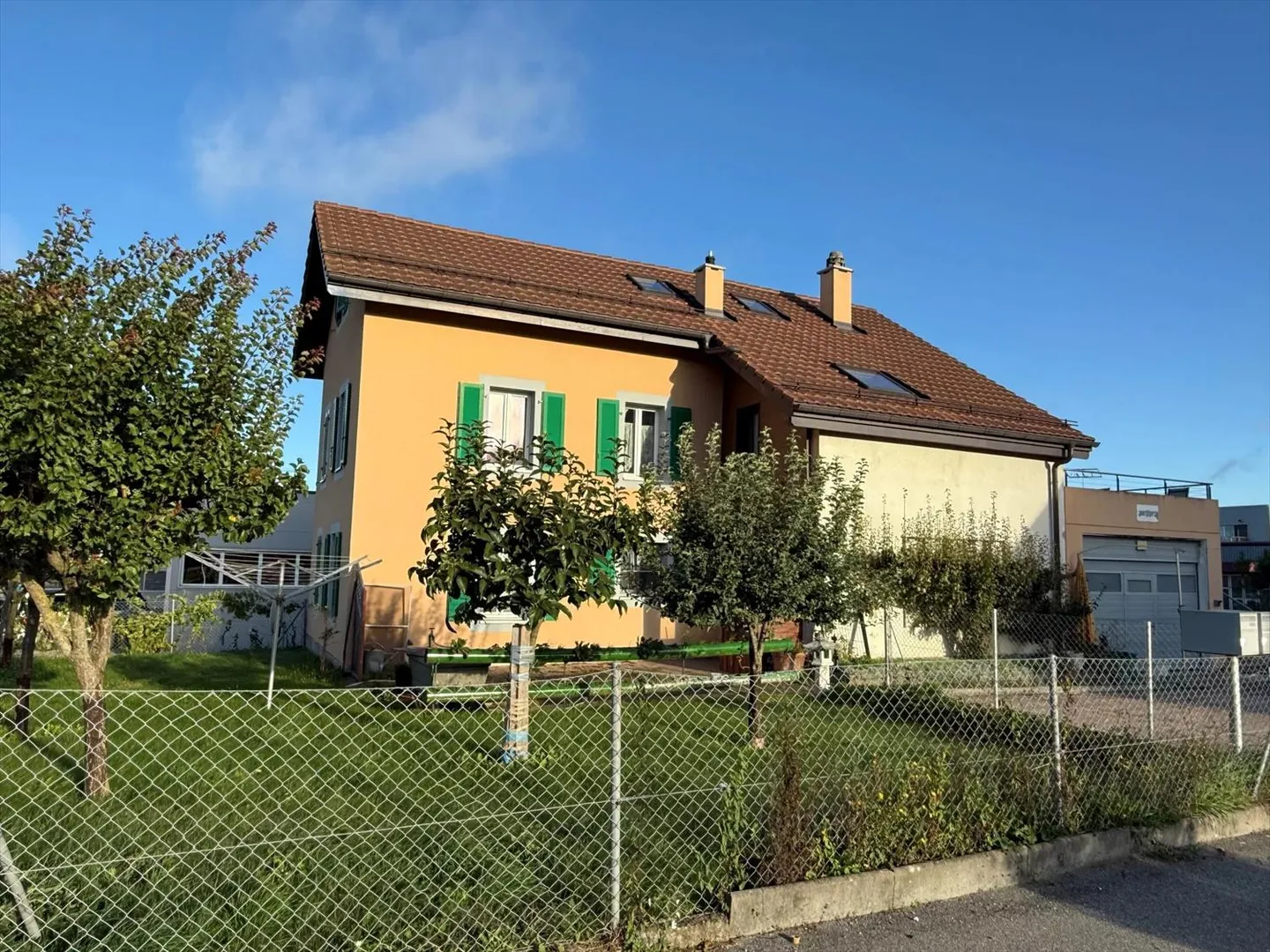 Haus mit baufähigem Grundstück in Gewerbezone! - Foto 2 von 2