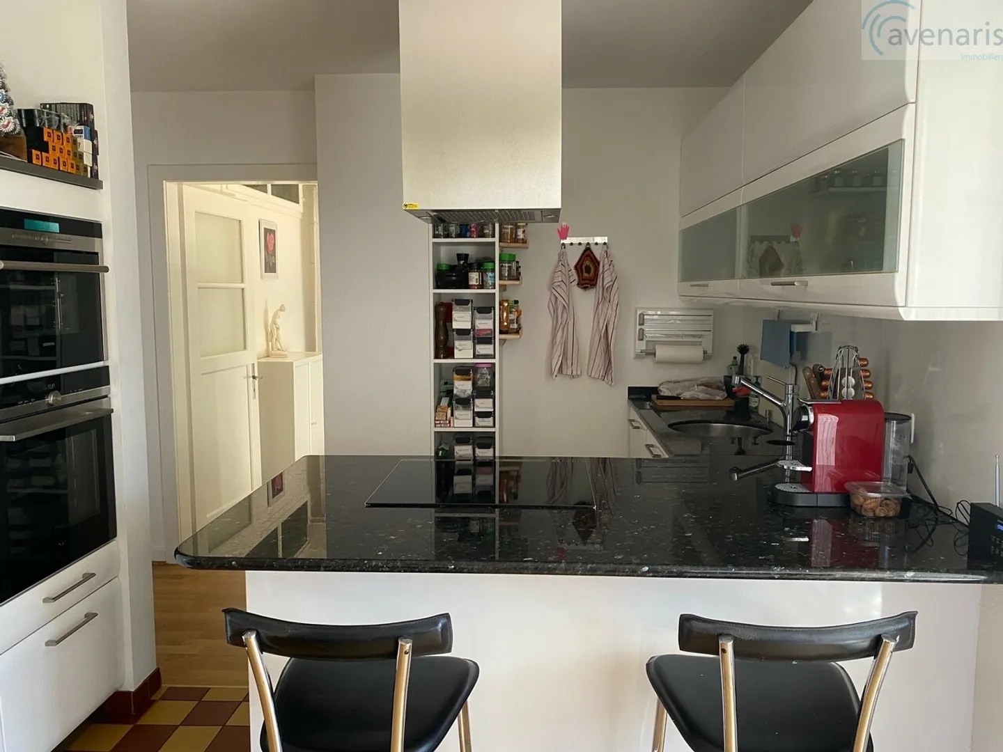 Spacious 2.5-room condominium with an attic - Photo 4 of 11