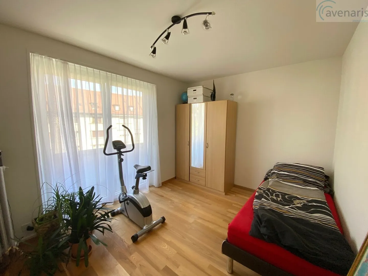 Spacious 2.5-room condominium with an attic - Photo 6 of 11