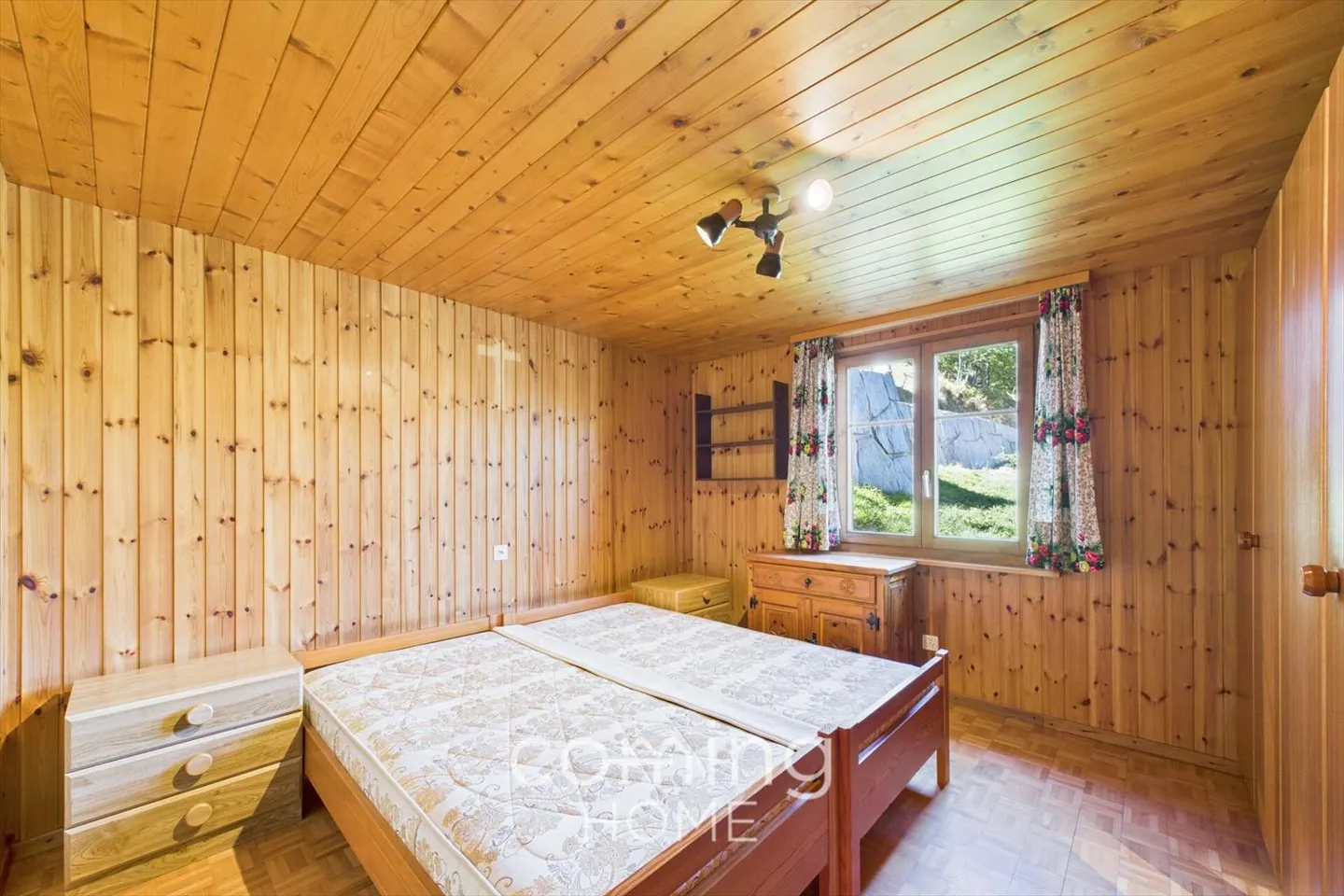 Charming 3.5-room apartment in Embd - including 2-room attic - Photo 10 of 13