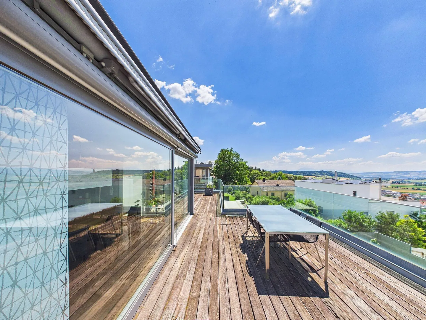 Exclusive 6.5-room maisonette terrace apartment with Alpine panorama & 75 m² sun terrace - Photo 7 of 13