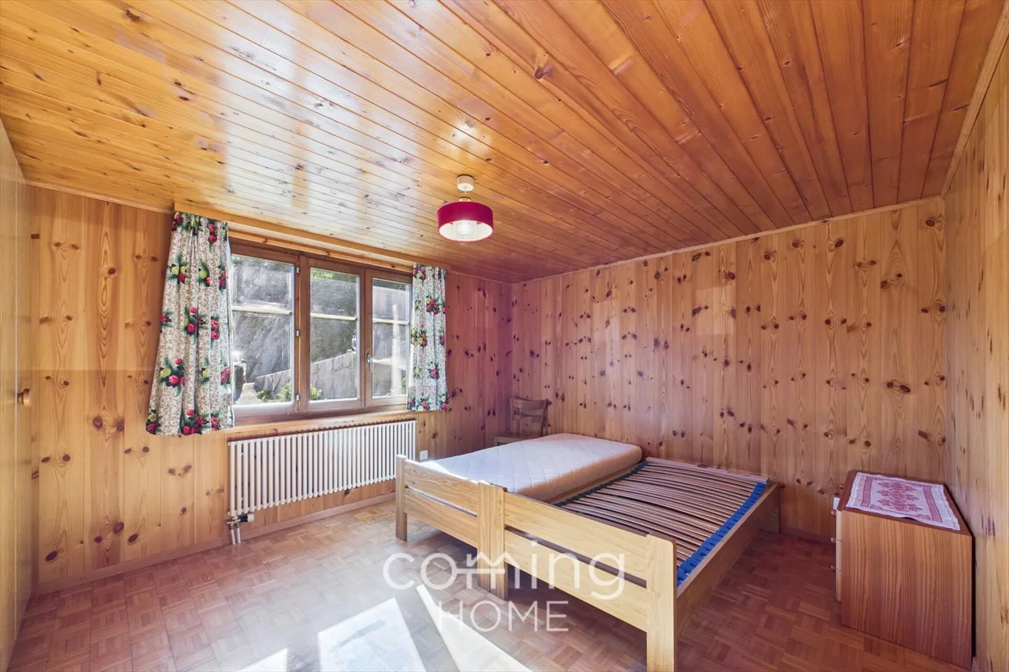 Charming 3.5-room apartment in Embd - including 2-room attic - Photo 8 of 13