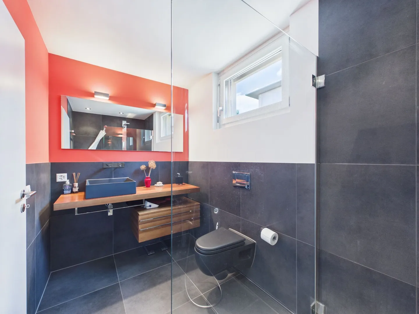 Exclusive 6.5-room maisonette terrace apartment with Alpine panorama & 75 m² sun terrace - Photo 12 of 13