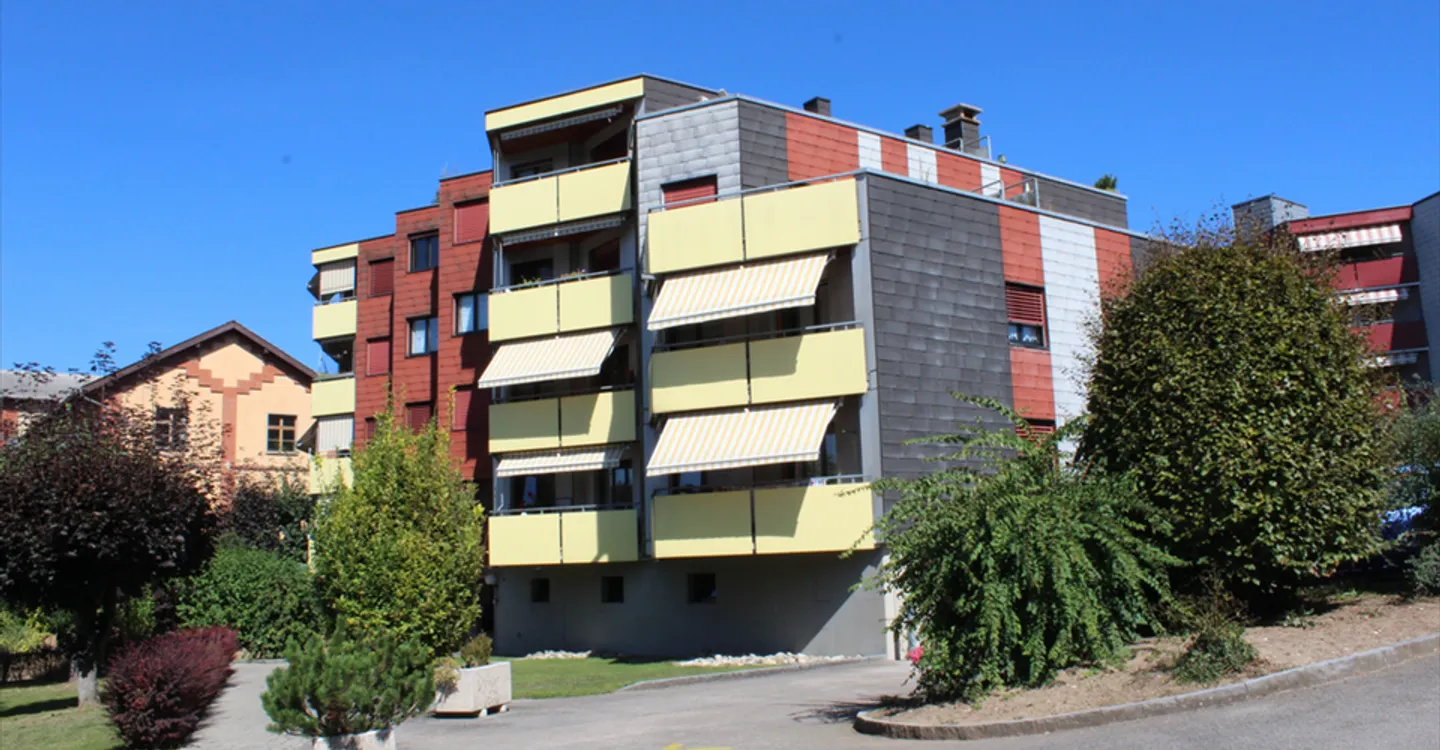 Close to shops and the train station - Photo 1 of 4