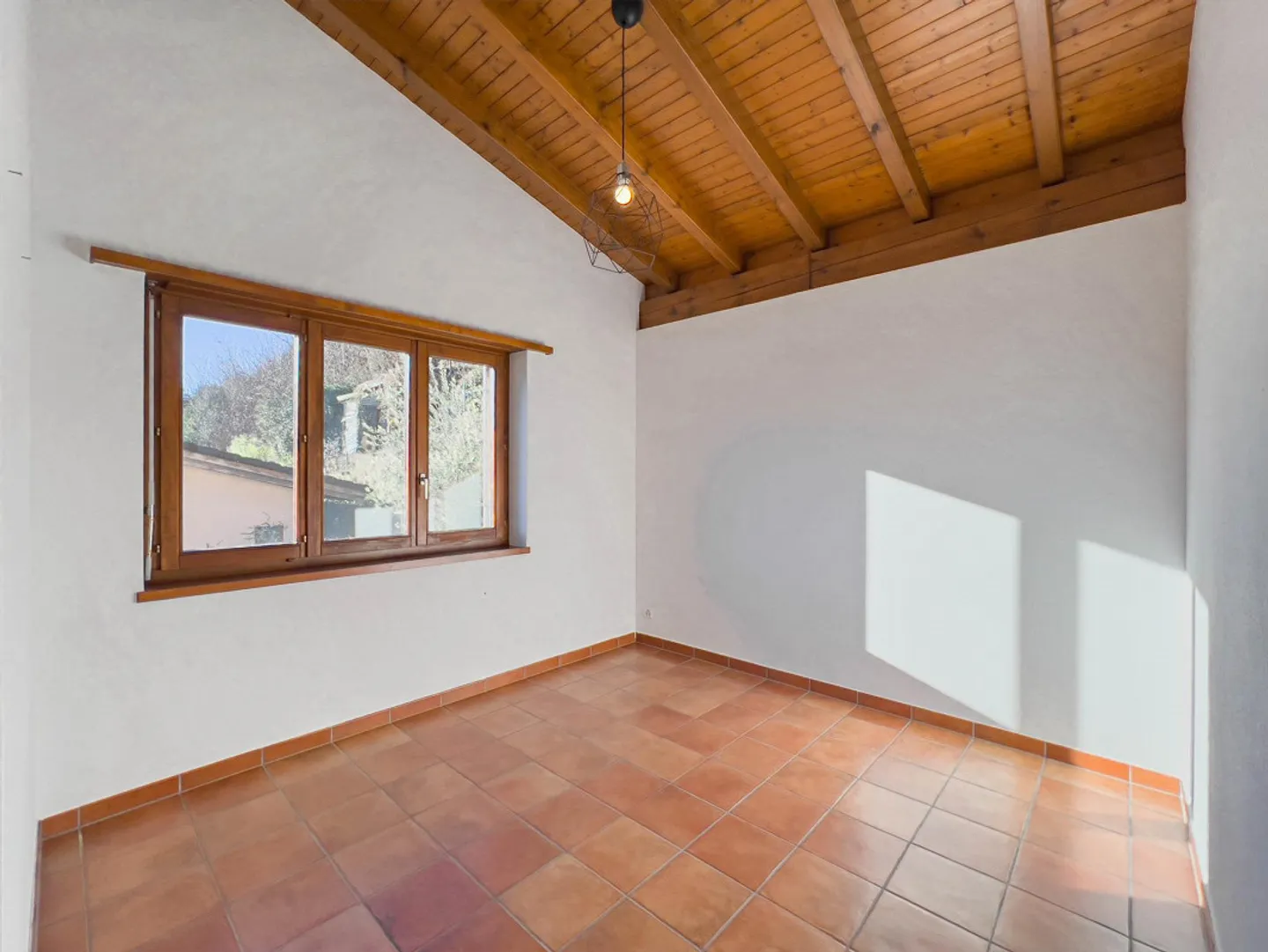 Casa unifamiliare con ampie aree verdi e possibilità di ampliamento - Foto 9 di 15