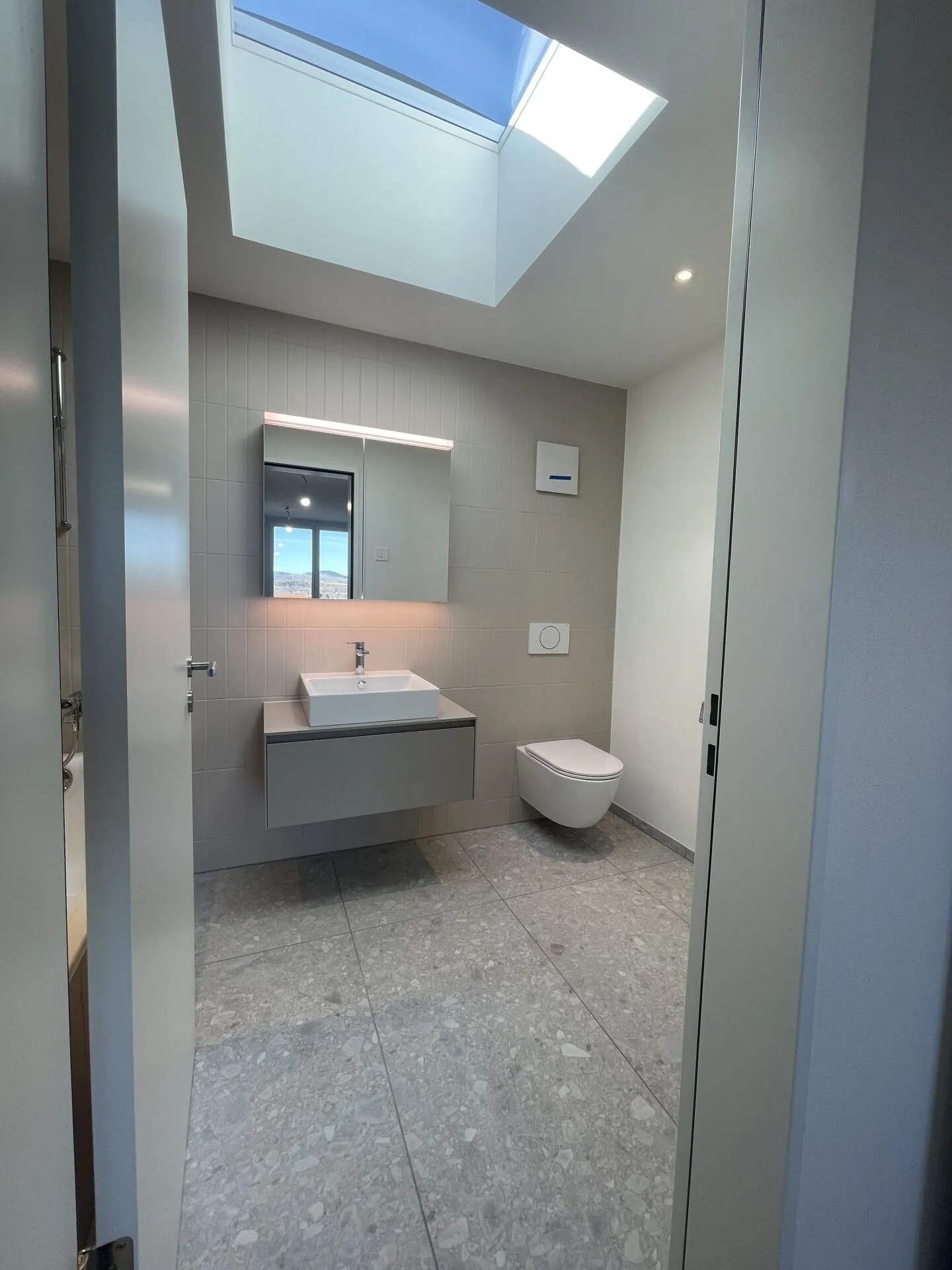 3.5 Room Penthouse Apartment North - Photo 17 of 26