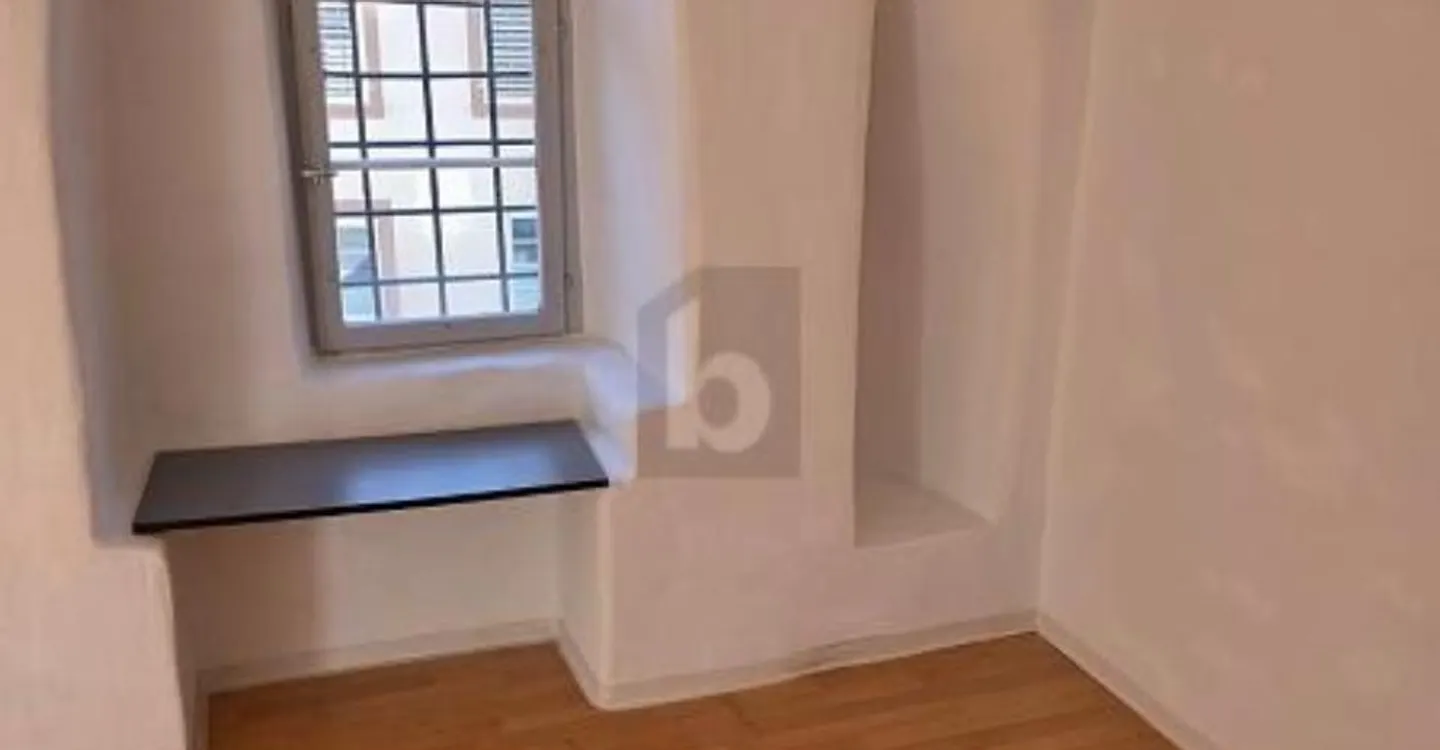 Ufficio Incantevole con Vista sulla Fontana - Foto 3 di 4