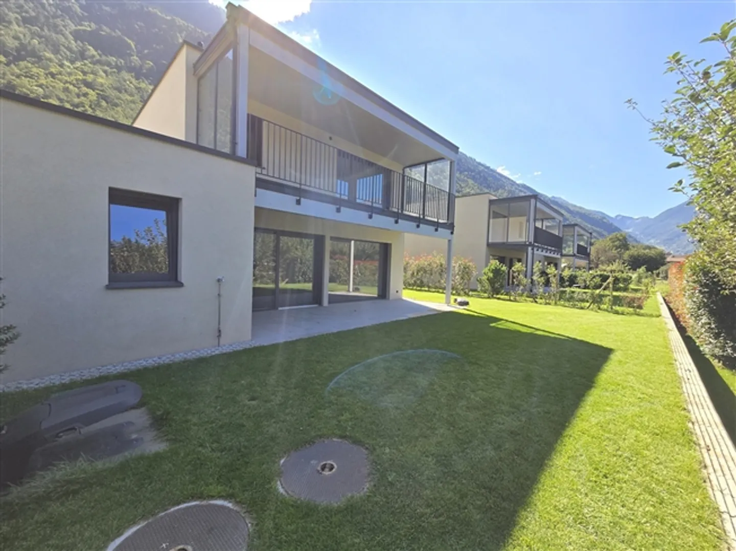 New Villa - 203 m2 and 845 m3 - Martigny - ref. 10242567 - Photo 2 of 13