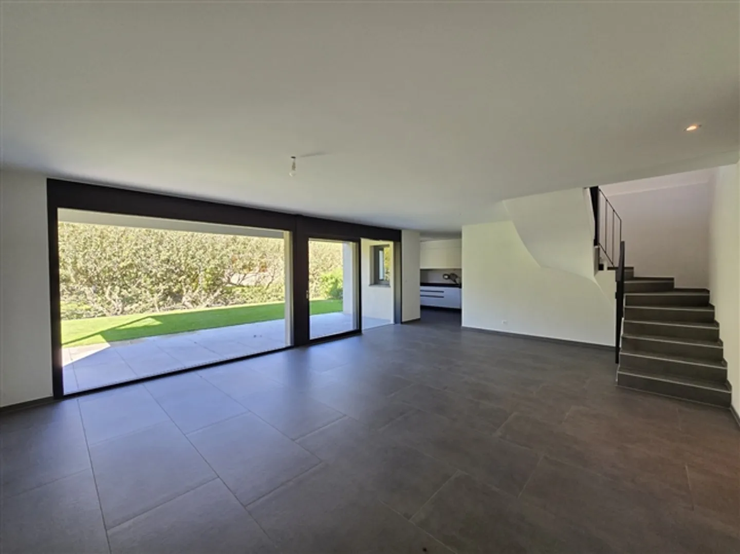 New Villa - 203 m2 and 845 m3 - Martigny - ref. 10242567 - Photo 3 of 13