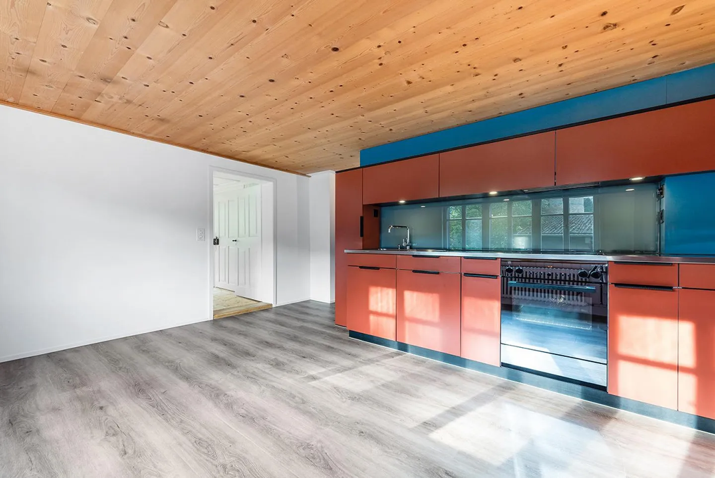 Design meets history - Residential jewel in a historic property - Photo 8 of 13