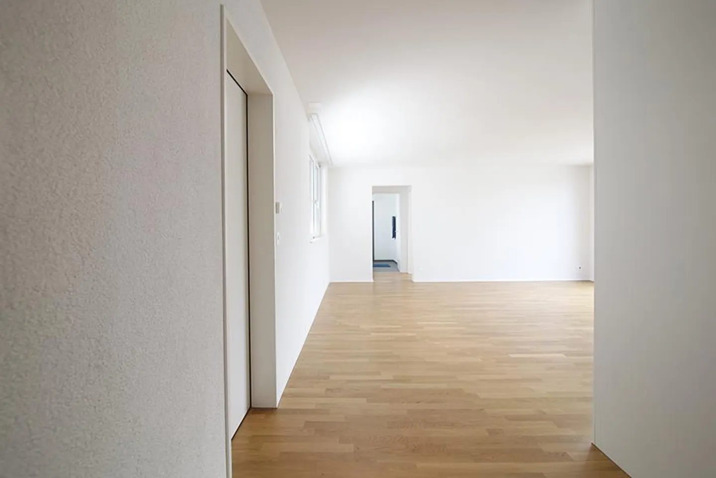 Modernes Apartment mit Terrasse - Foto 6 von 8