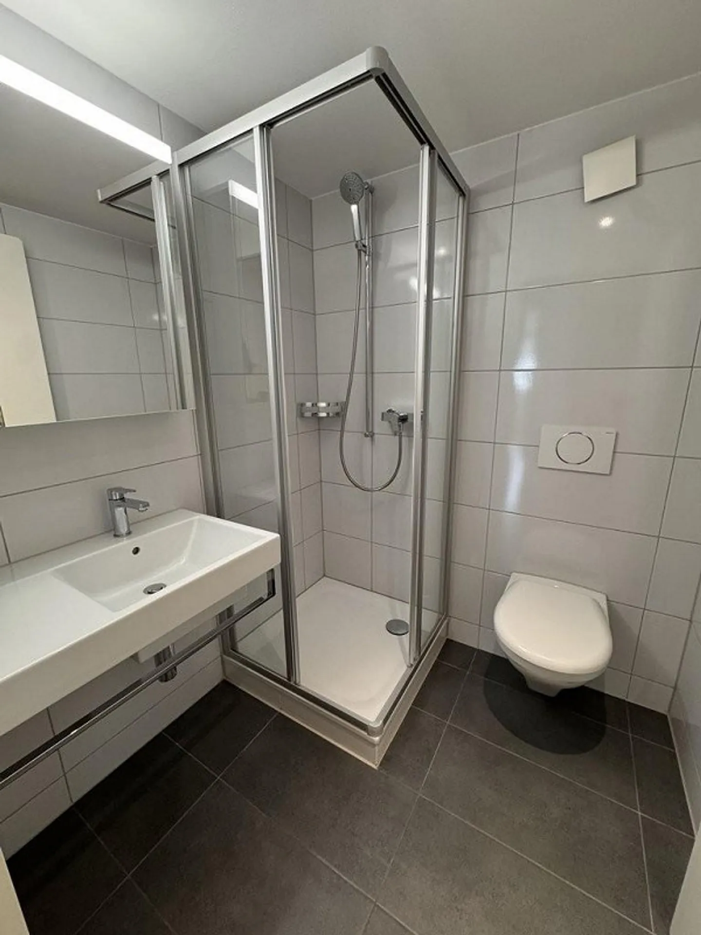 Modern living in Wabern! - Photo 5 of 8
