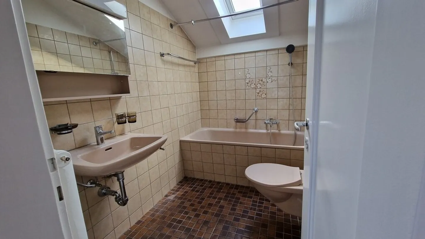 Small but fine - Gem in Nidau - Photo 4 of 5