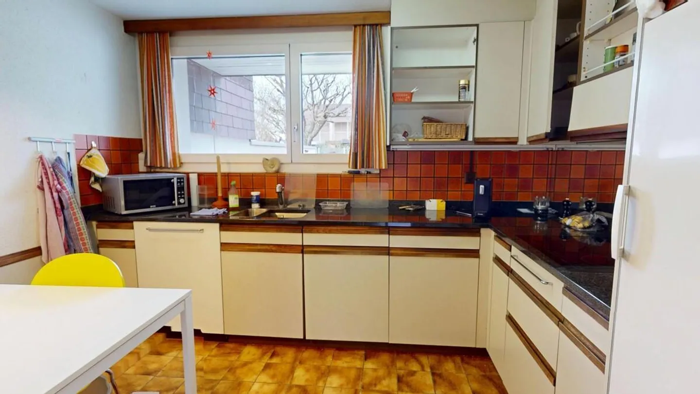 Maison de ville 5.5 pièces bien entretenue et modernisée - Photo 8 sur 15