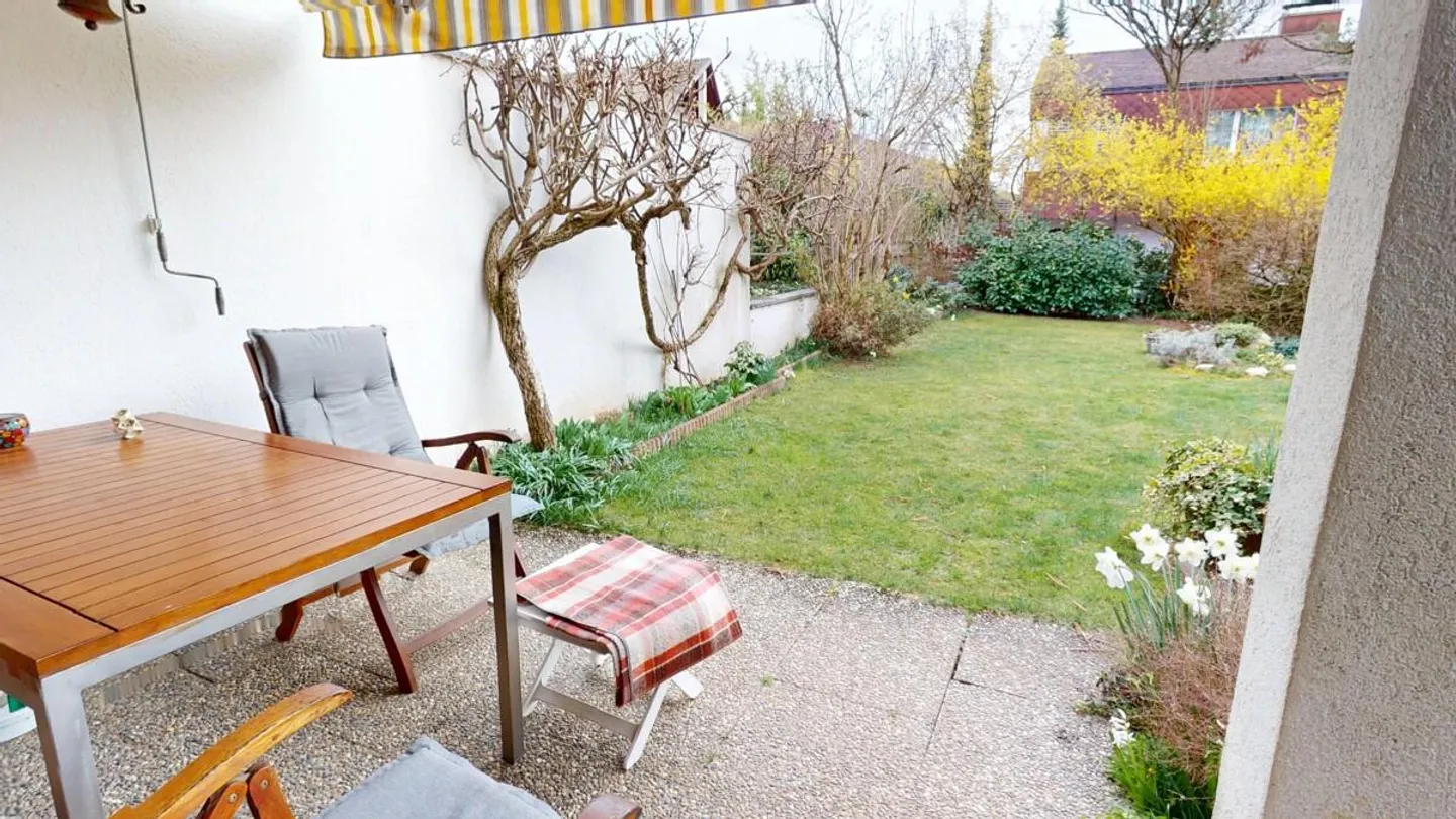 Maison de ville 5.5 pièces bien entretenue et modernisée - Photo 9 sur 15