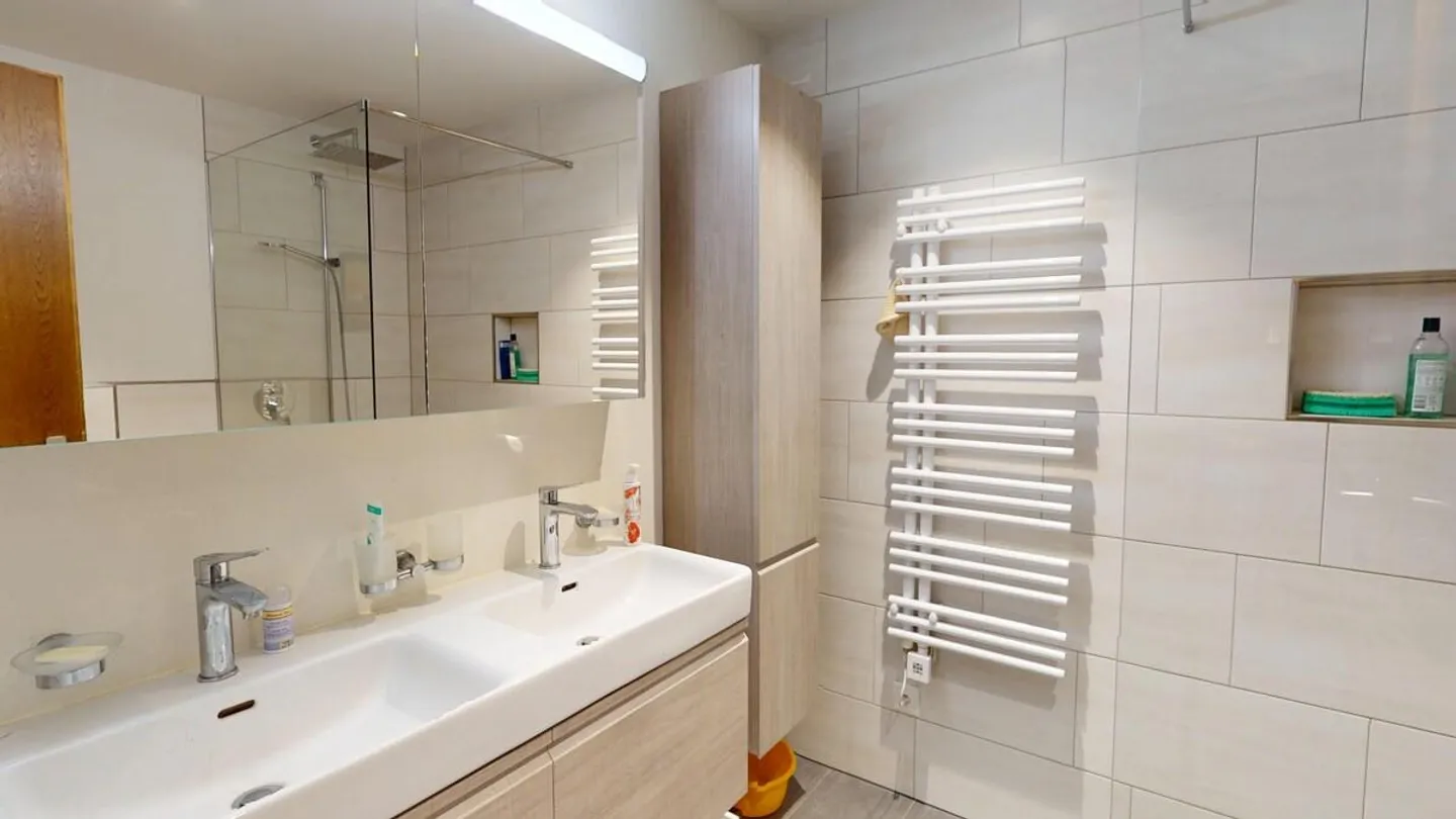 Maison de ville 5.5 pièces bien entretenue et modernisée - Photo 10 sur 15
