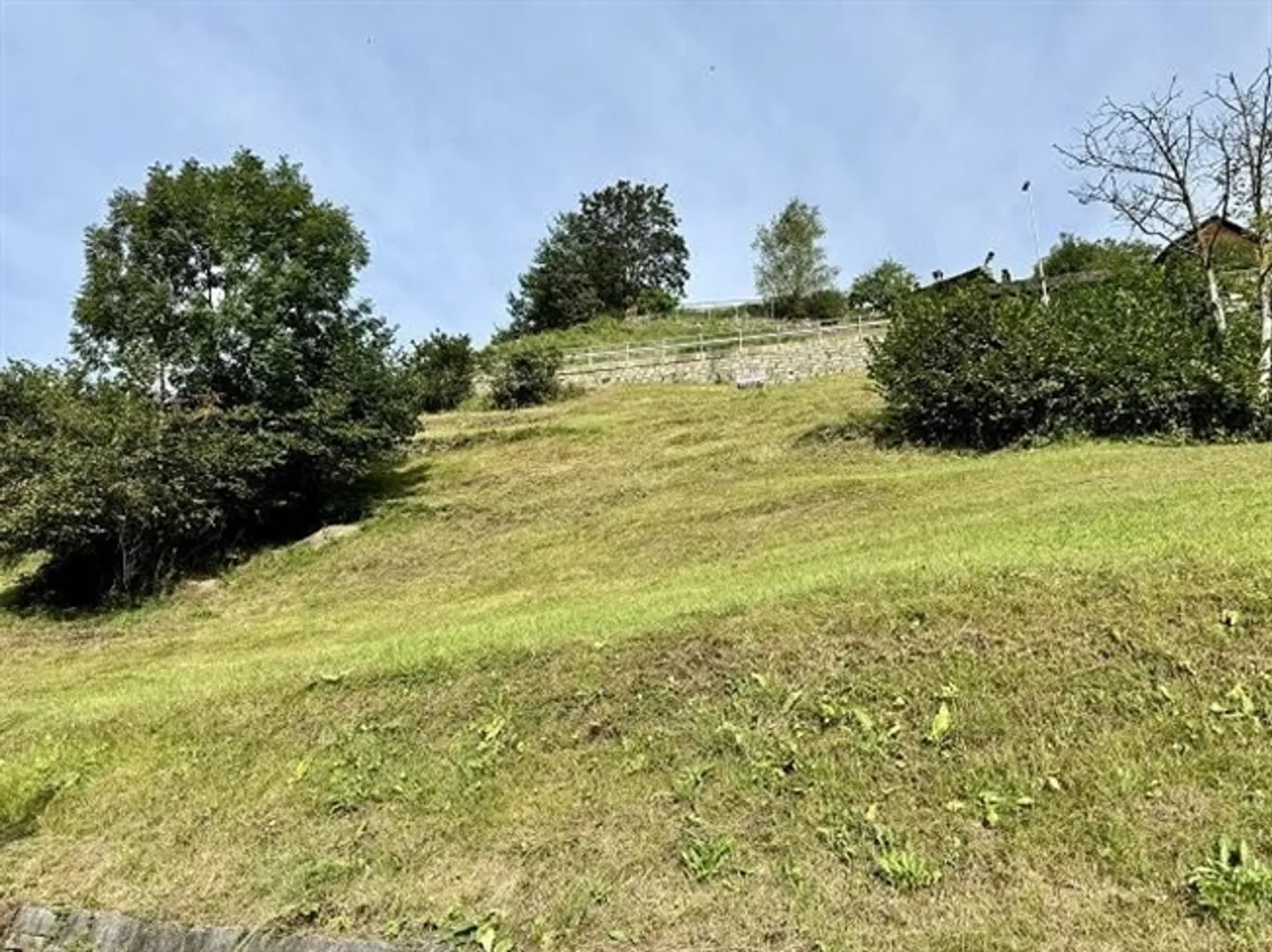 Tre terreni edificabili di 527 m2 ciascuno in Zona R3, soleggiata, tranquilla - Foto 2 di 11