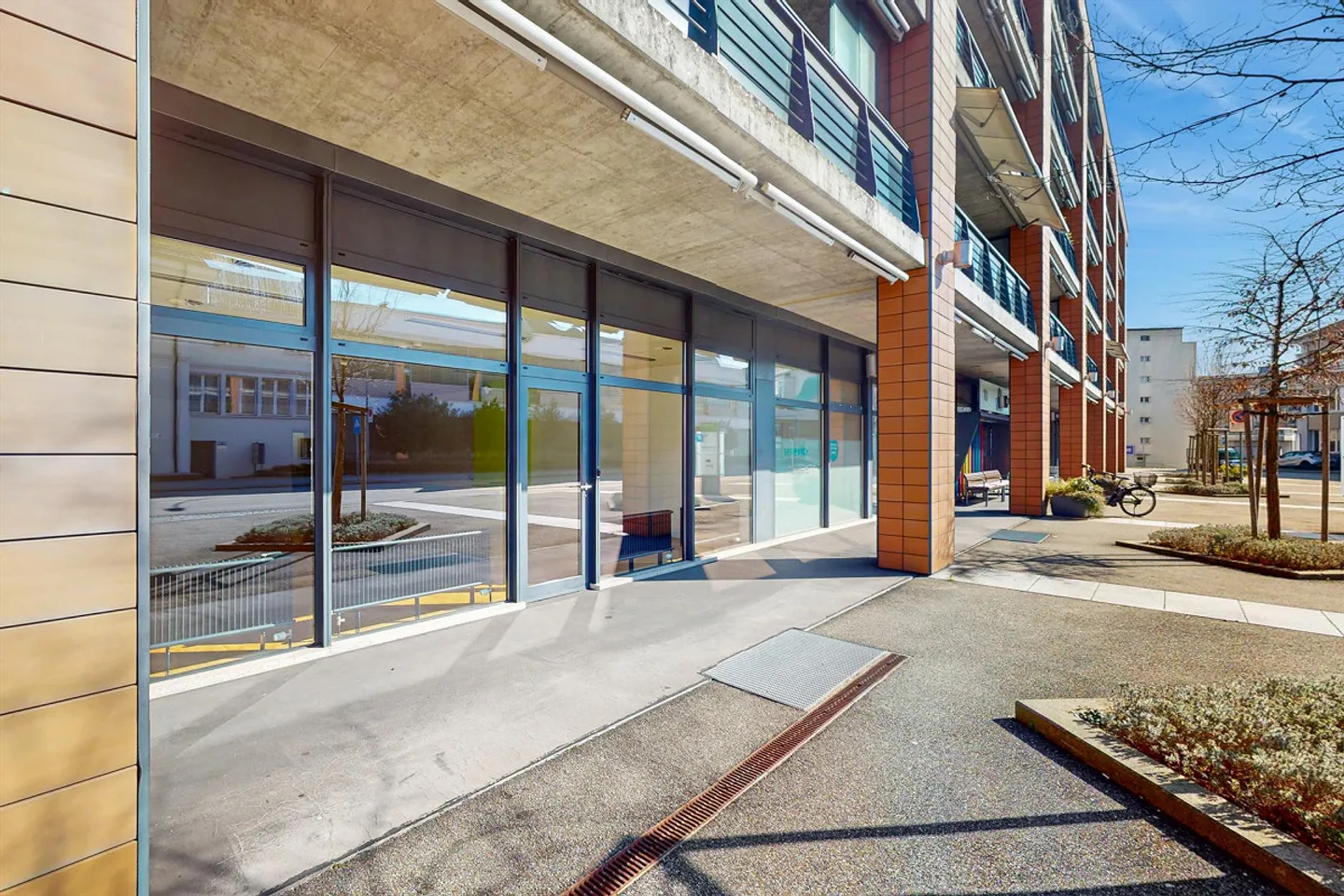 Bornblick - Commercial/Office Space - Photo 2 of 7