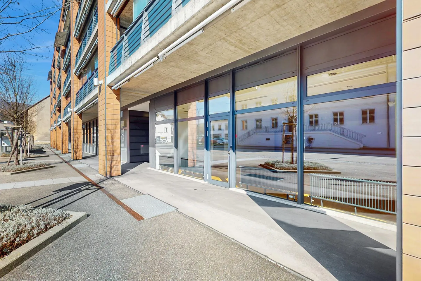 Bornblick - Commercial/Office Space - Photo 3 of 7