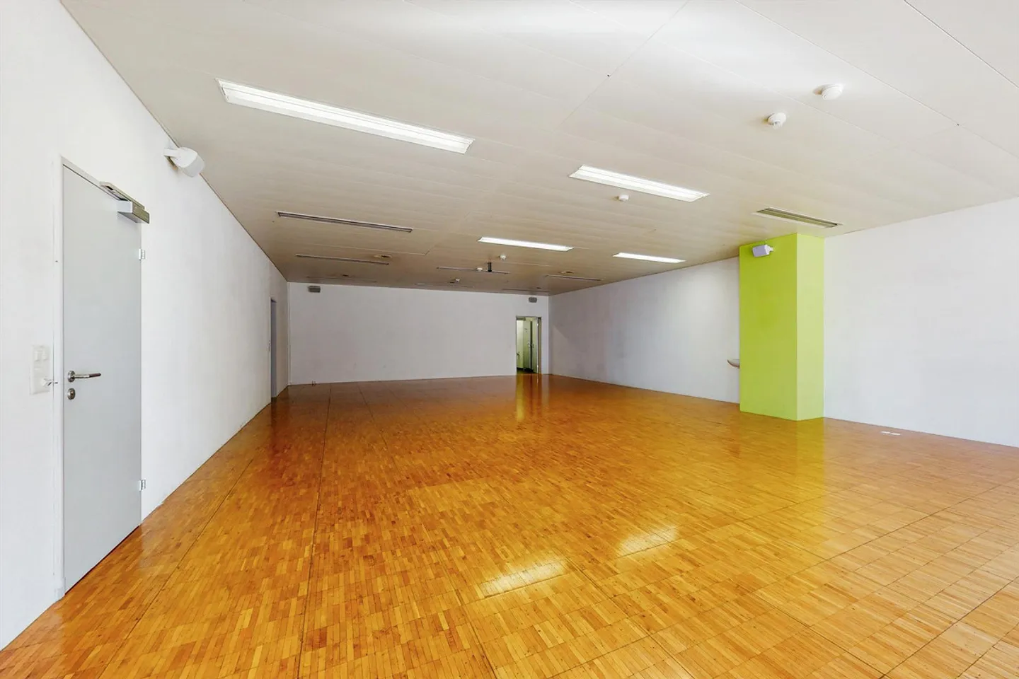 Bornblick - Commercial/Office Space - Photo 5 of 7