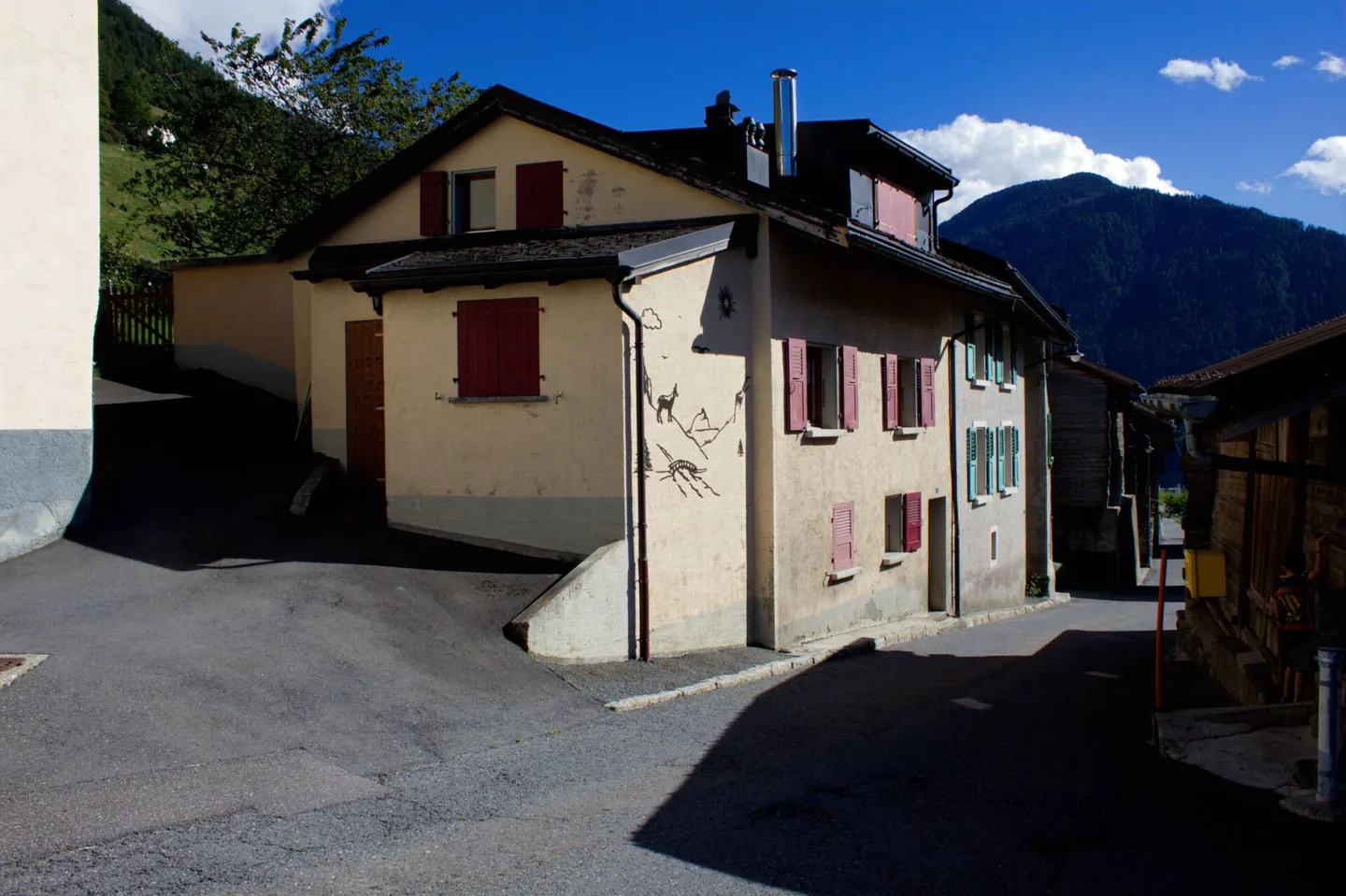 2 case a schiera con fienile e garage - Foto 1 di 10