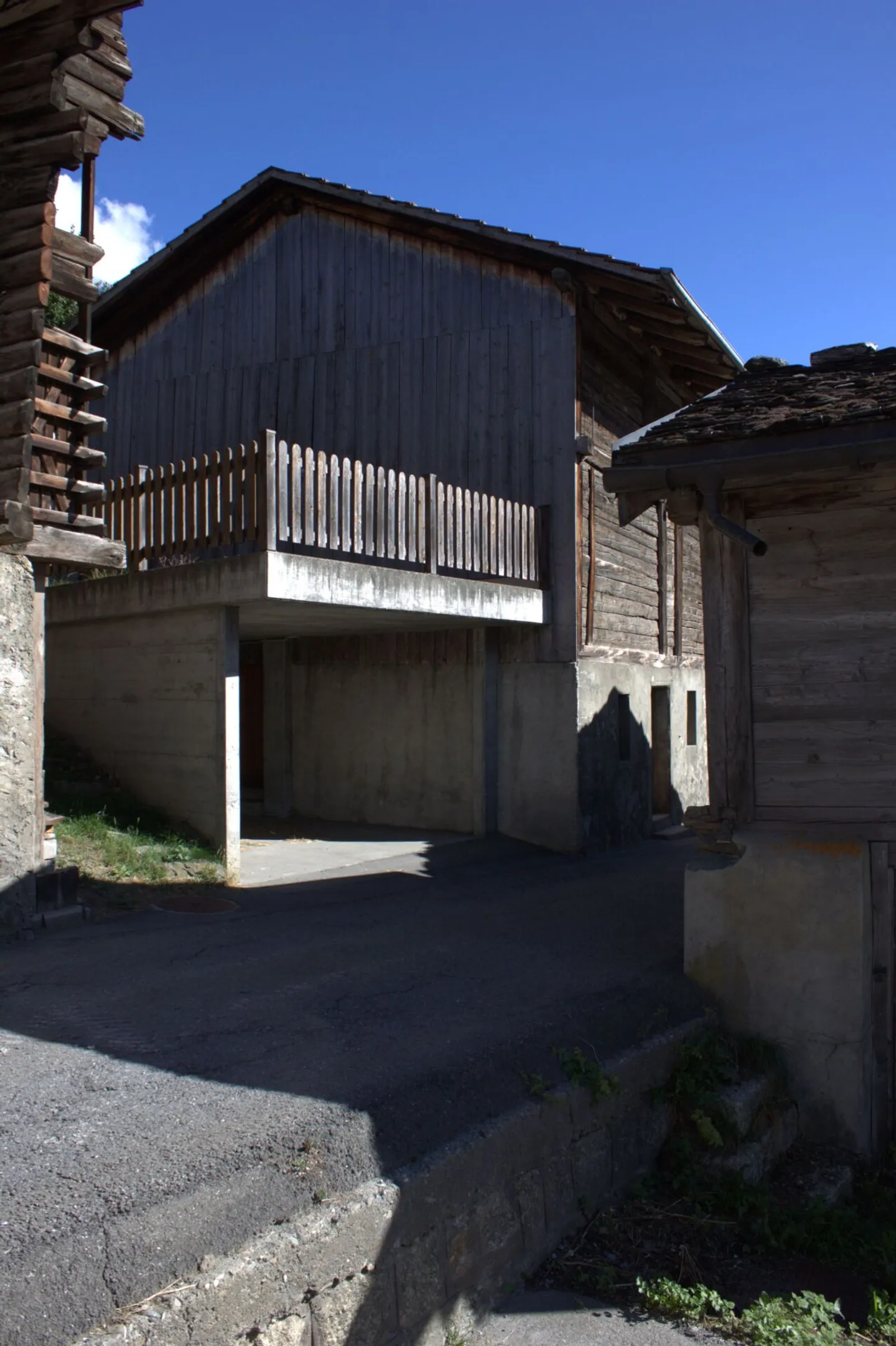 2 case a schiera con fienile e garage - Foto 9 di 10