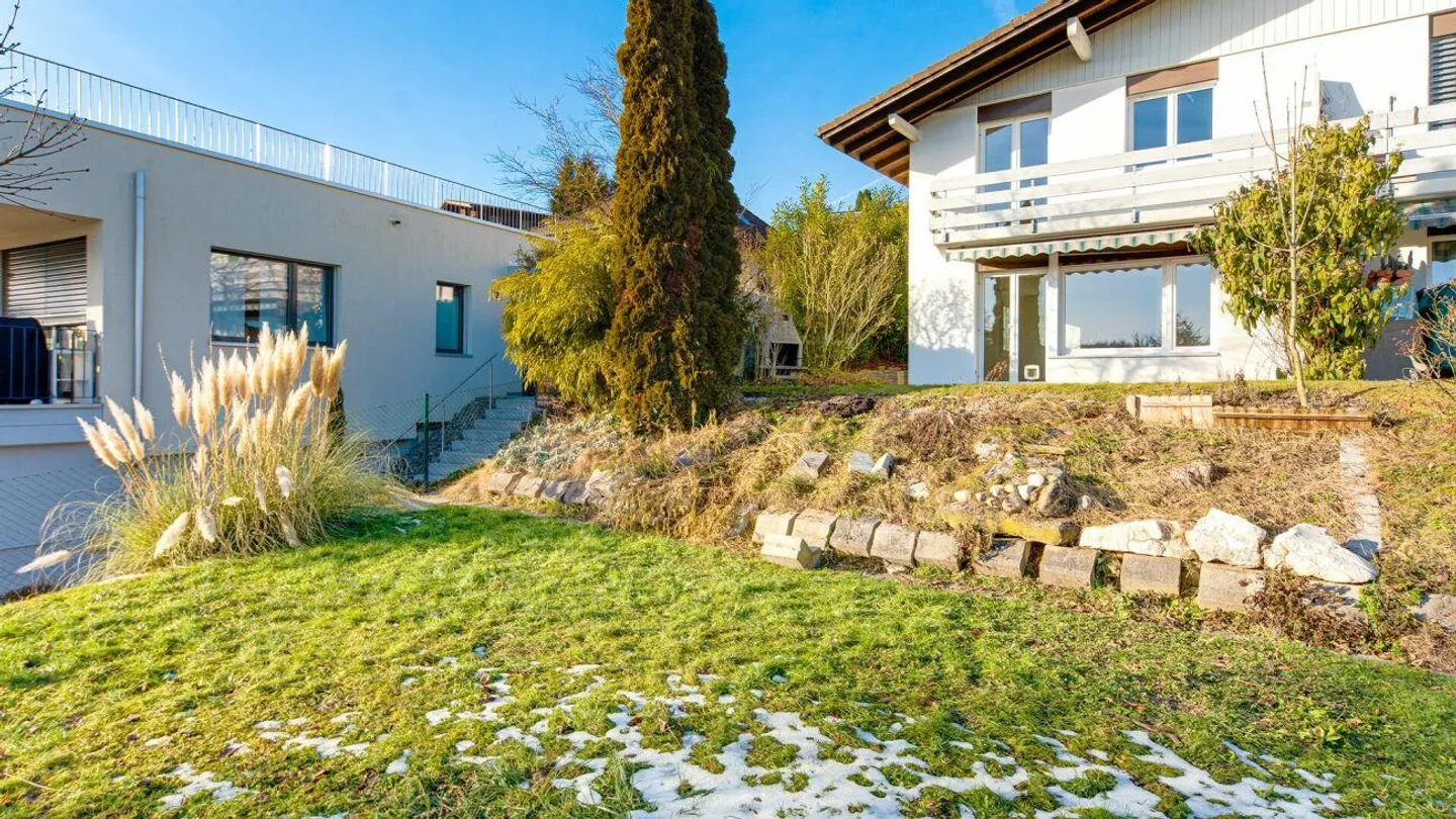 4.5-Room Row End House with Large Garden and Great View - Photo 11 of 12