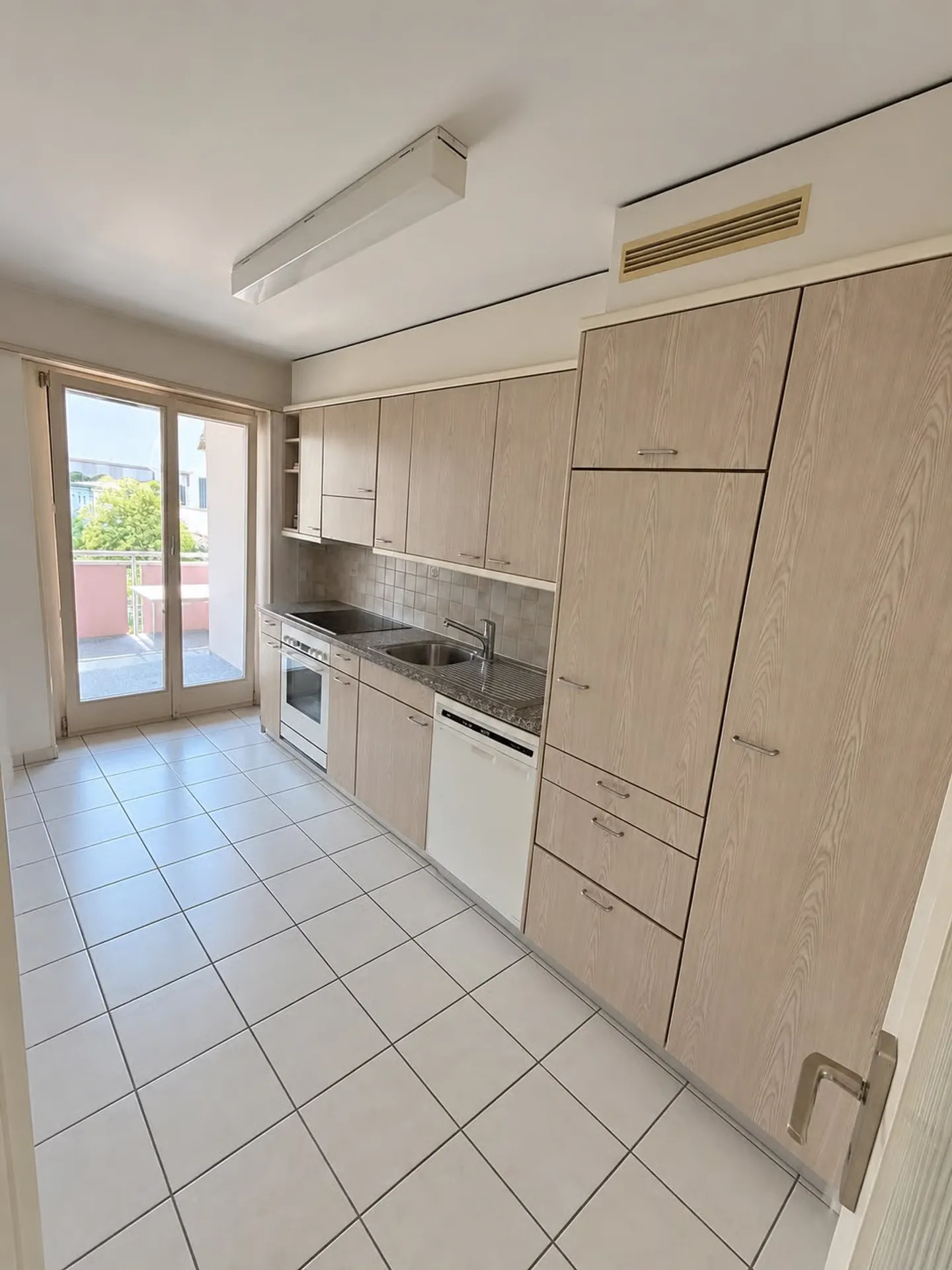 Appartamento 3.5 locali con balcone a Nidau - disponibile da dicembre 2026 - Foto 8 di 8