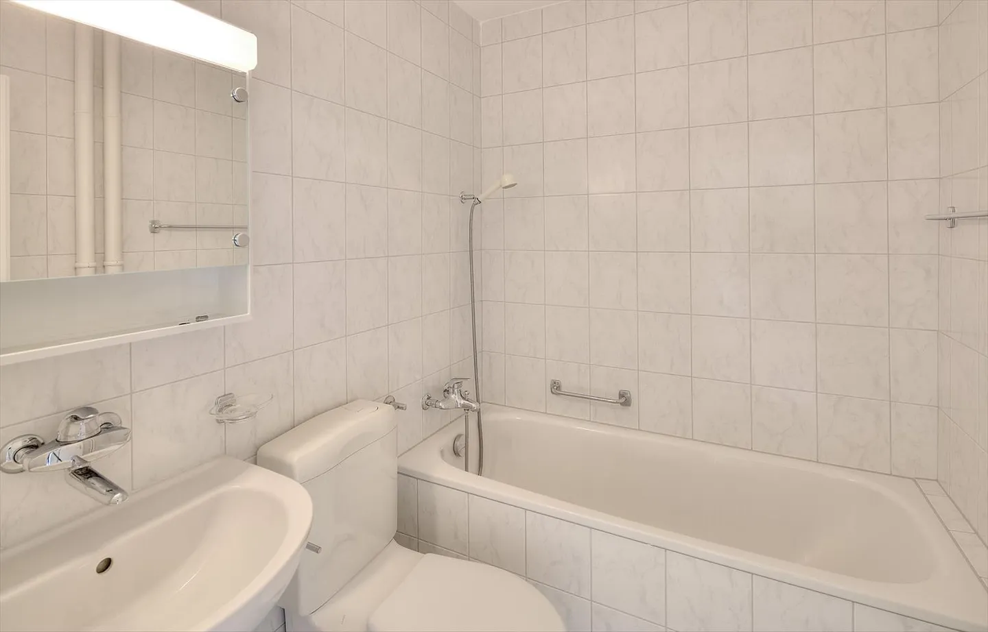 Appartamento in affitto - Foto 5 di 8