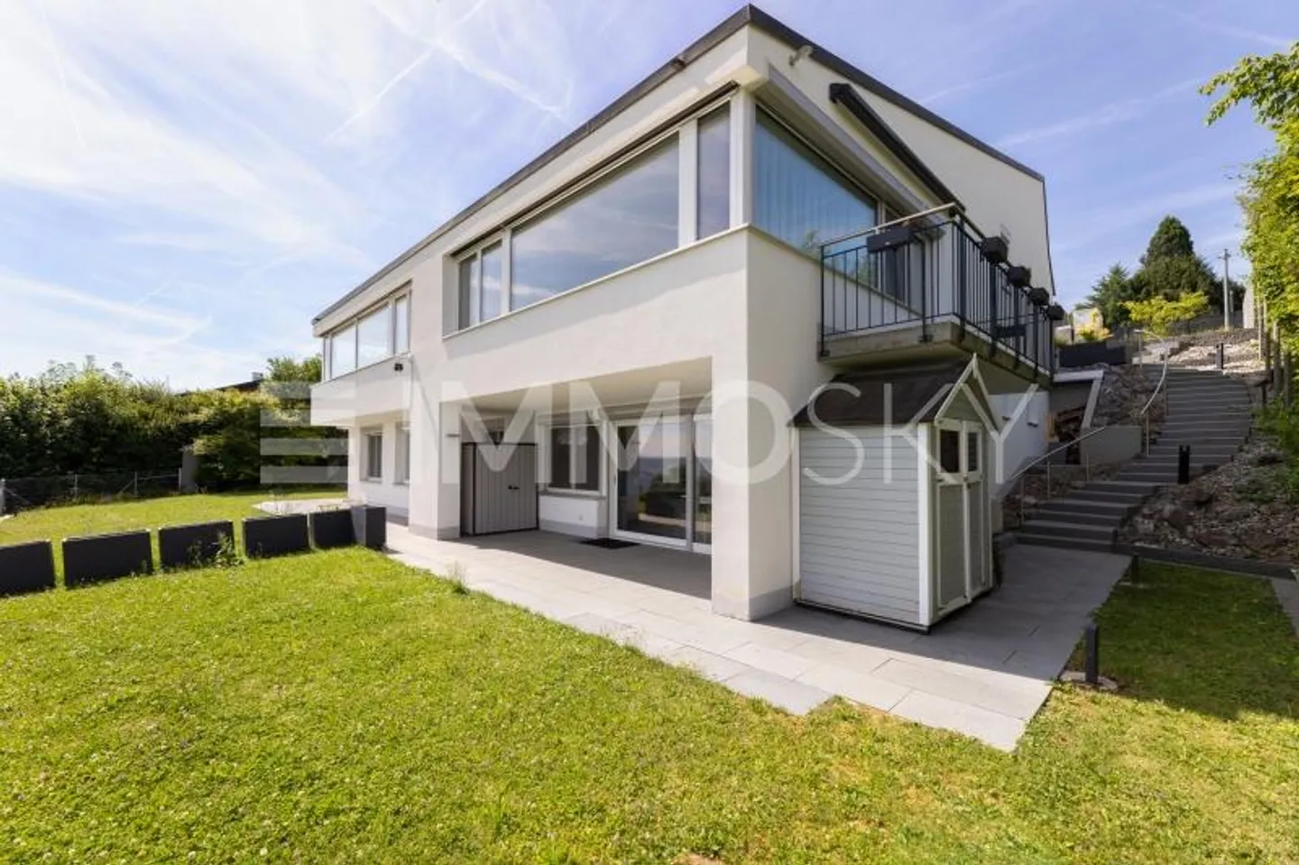 Above the rooftops - Elegant living with a view of Lake Zurich - Photo 7 of 8