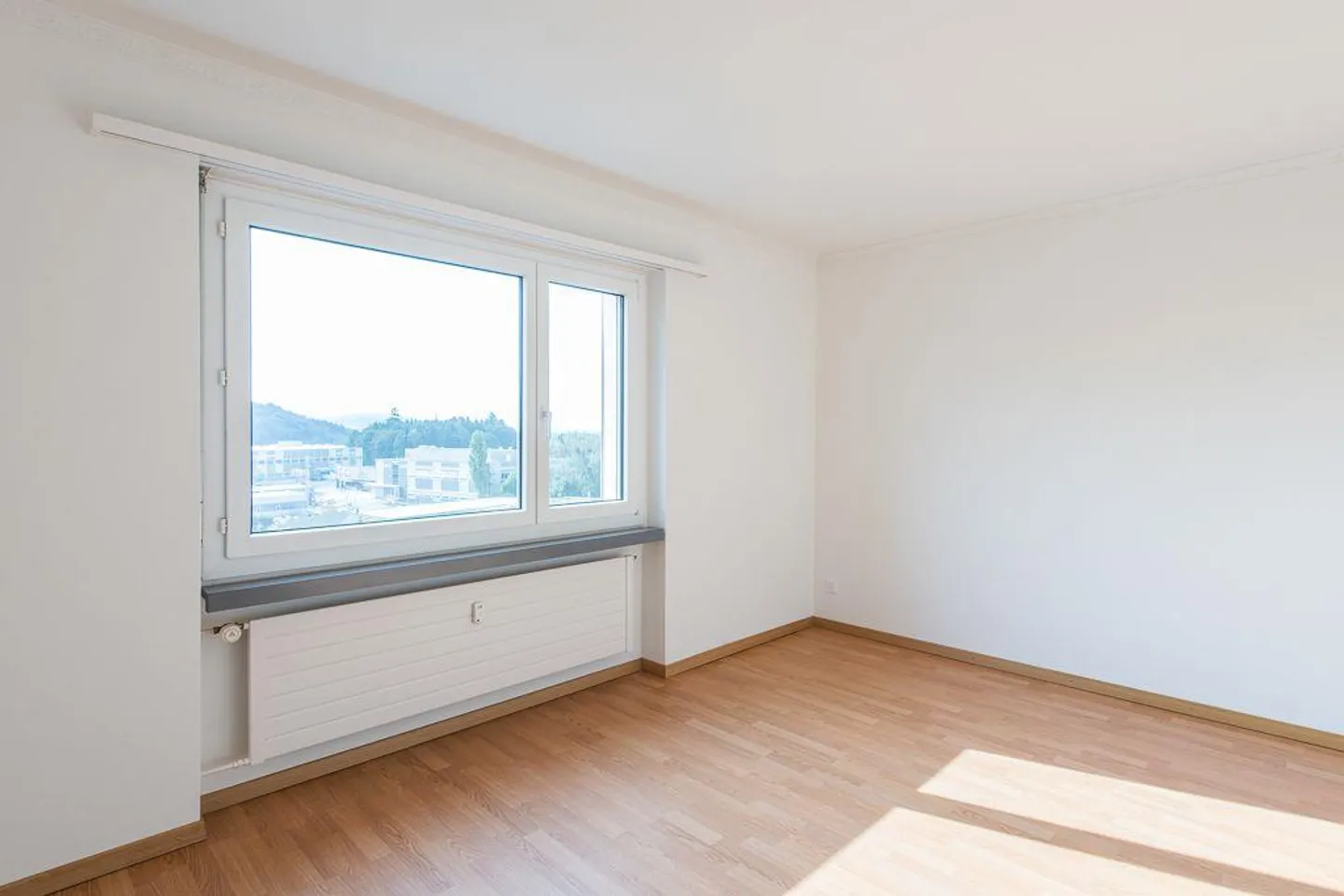grand appartement avec une vue magnifique - Photo 6 sur 9