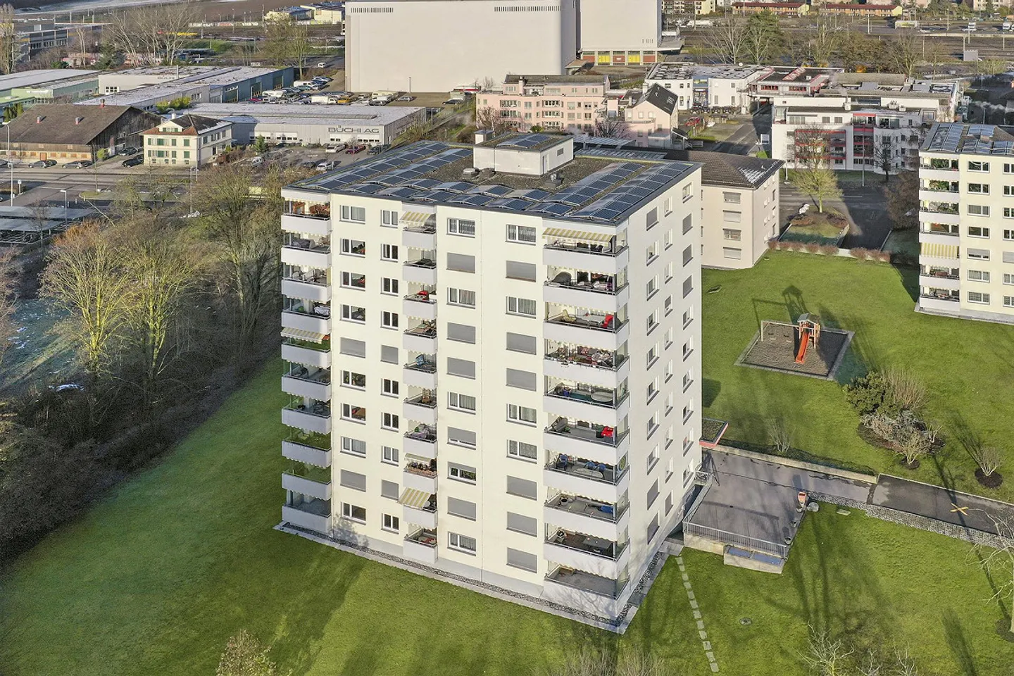 grand appartement avec une vue magnifique - Photo 9 sur 9