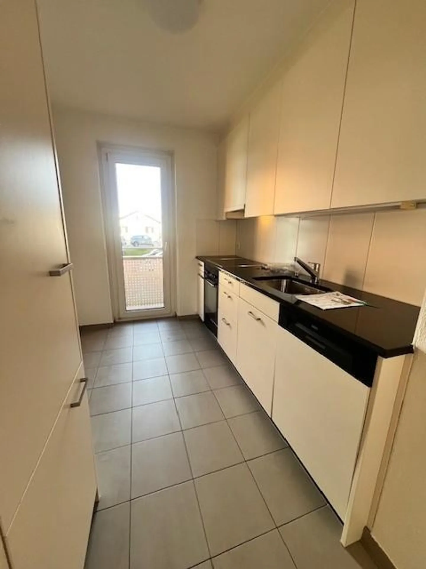 Appartement lumineux avec balcon dans un emplacement calme à Wetzikon - Photo 2 sur 8