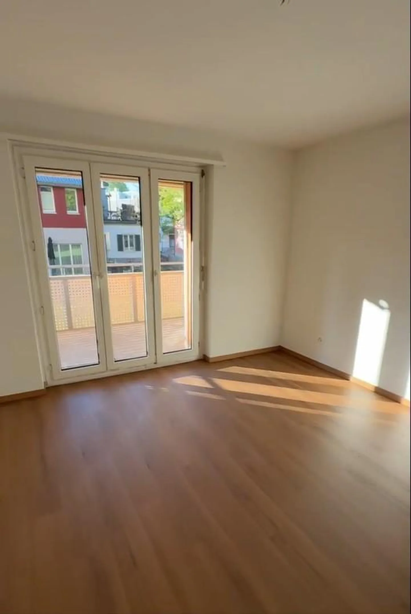Appartement lumineux avec balcon dans un emplacement calme à Wetzikon - Photo 3 sur 8