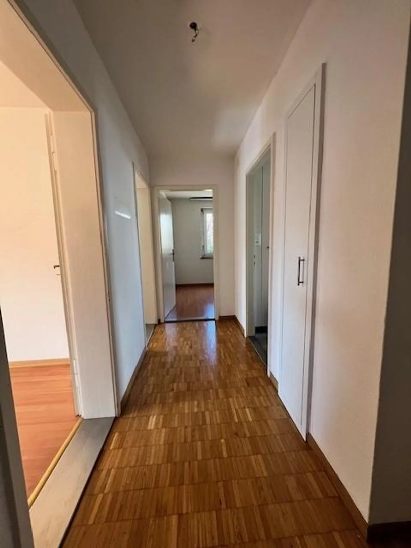 Appartement lumineux avec balcon dans un emplacement calme à Wetzikon - Photo 5 sur 8