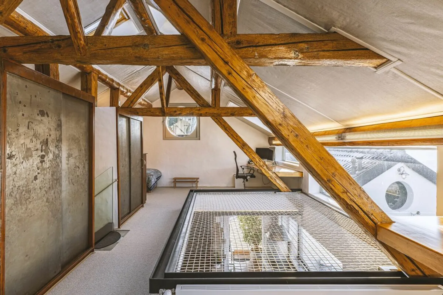 A cocoon facing the lake to write your story - Photo 3 of 3