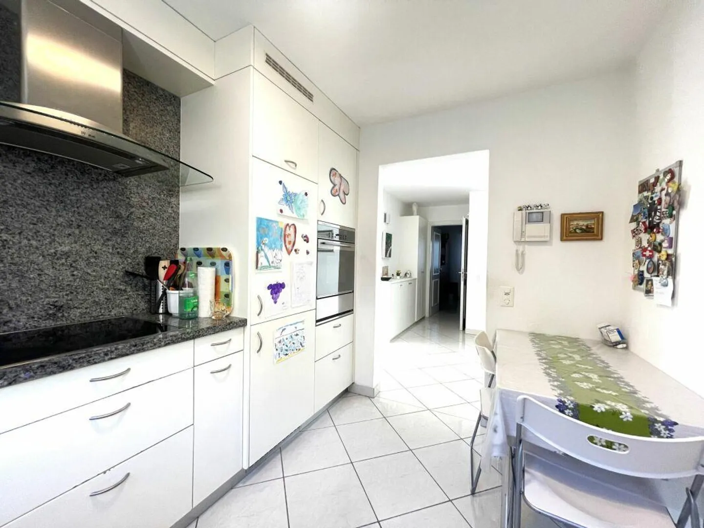Bella casa con 2 appartamenti e una piscina. - Foto 4 di 9