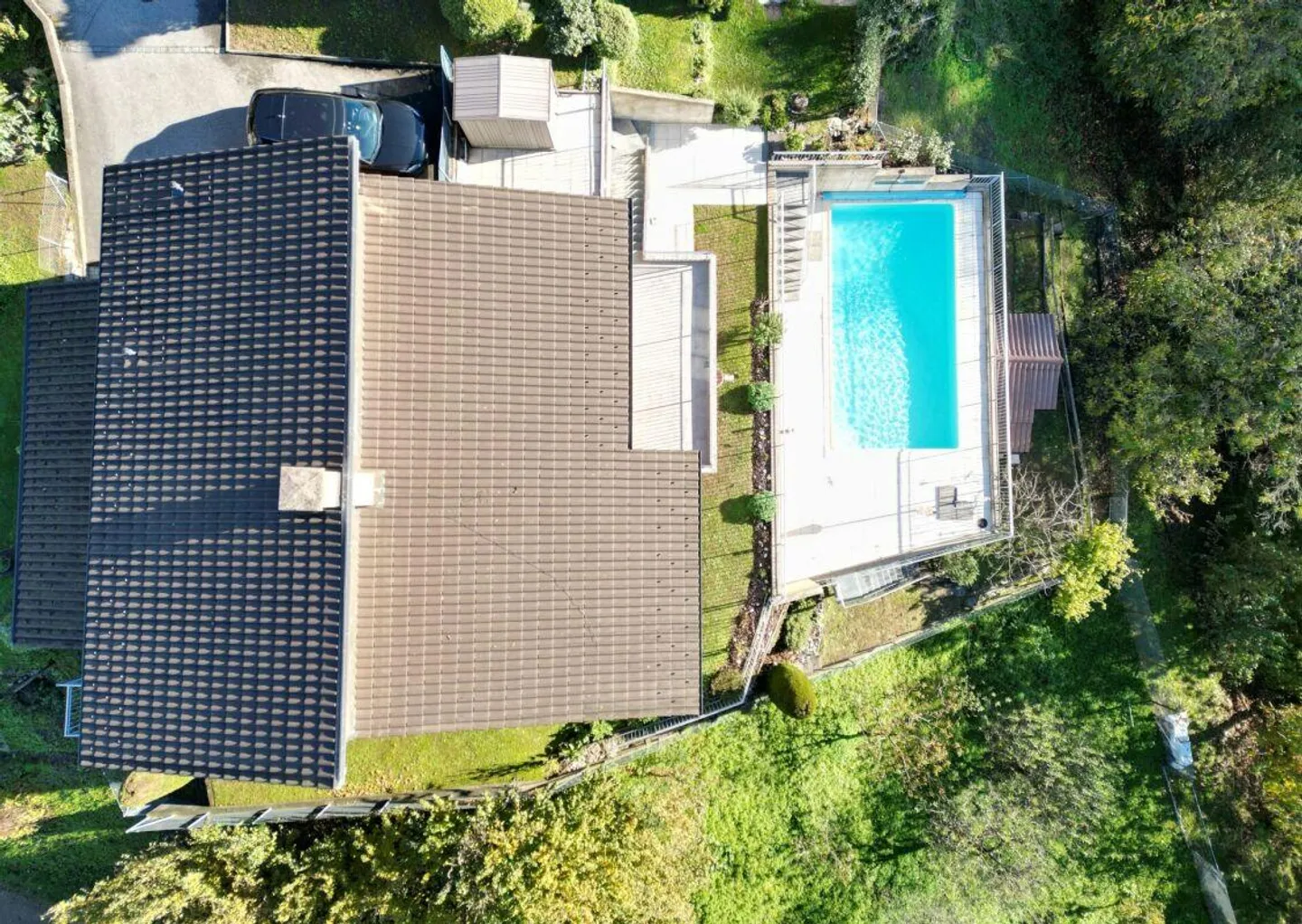 Bella casa con 2 appartamenti e una piscina. - Foto 9 di 9