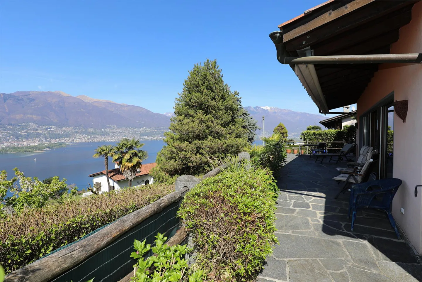 Beautiful single-family/holiday home with pool and view of Lake Maggiore - Photo 5 of 19