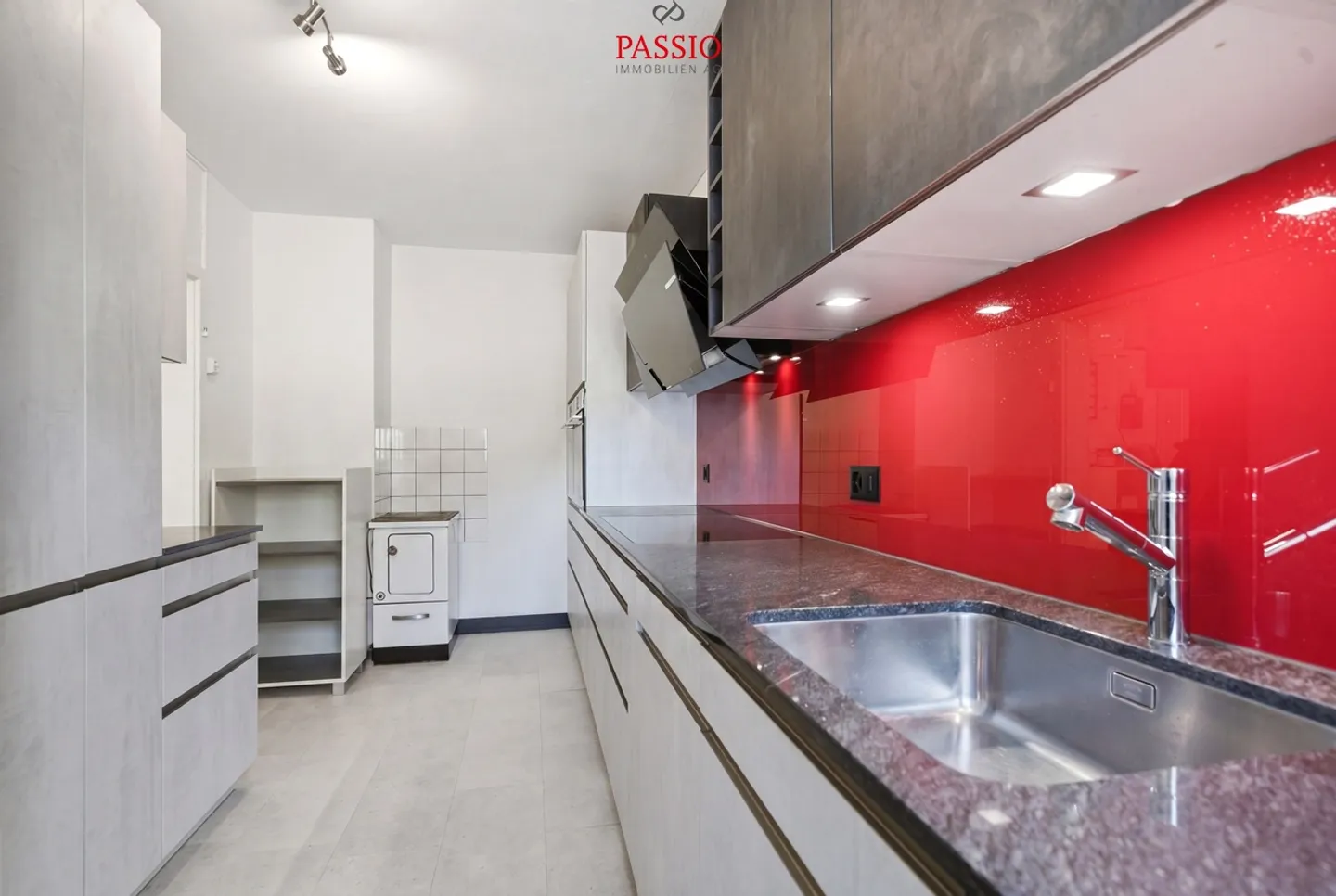 Casa spaziosa con giardino paradisiaco e tanto spazio - Foto 8 di 42