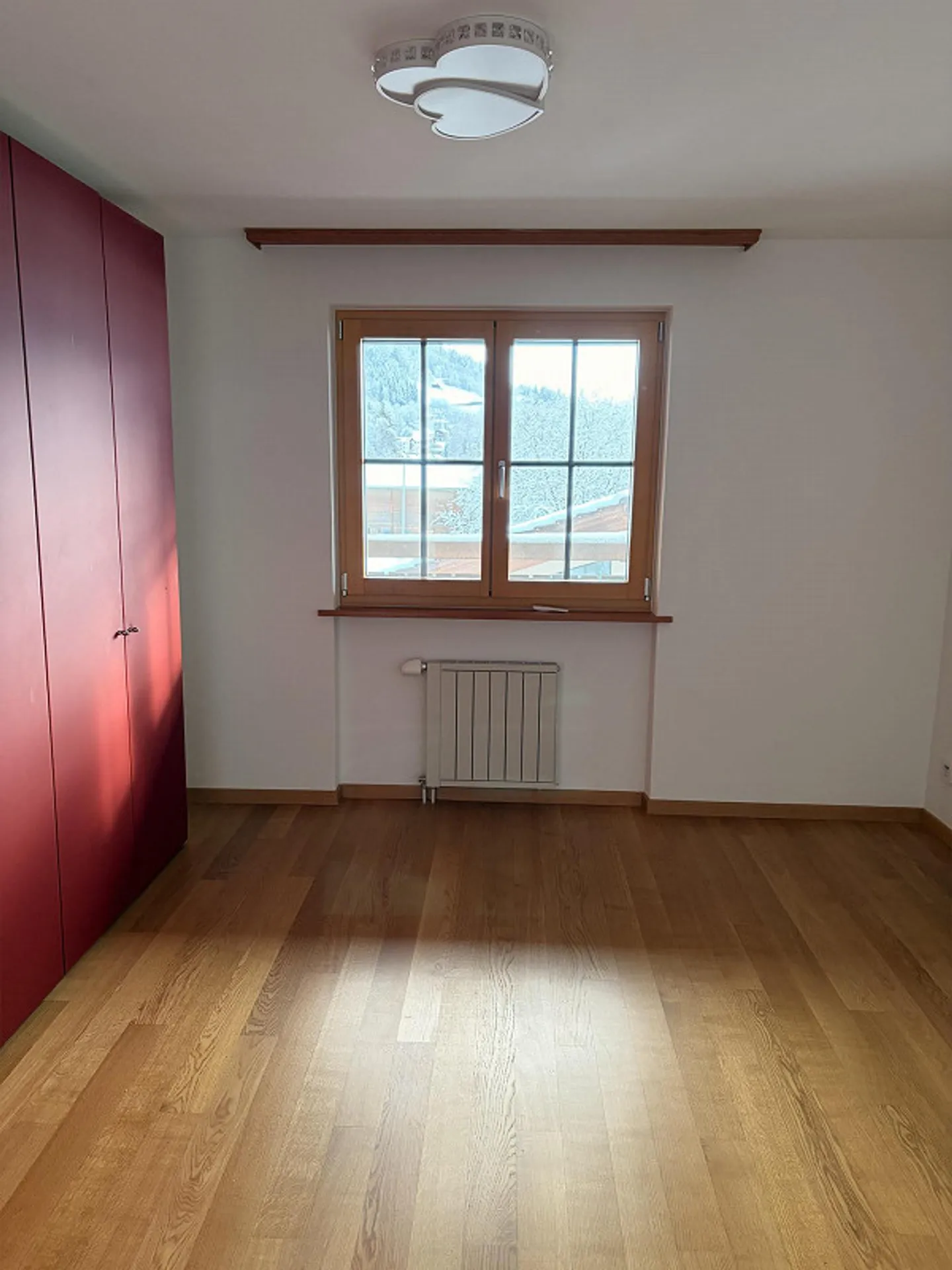 Attractive 3.5-room apartment in Schluein – quiet, bright and comfortable - Photo 4 of 13