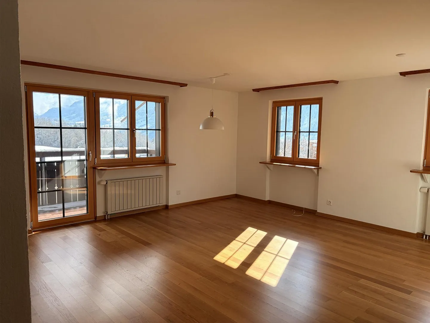 Attractive 3.5-room apartment in Schluein – quiet, bright and comfortable - Photo 11 of 13