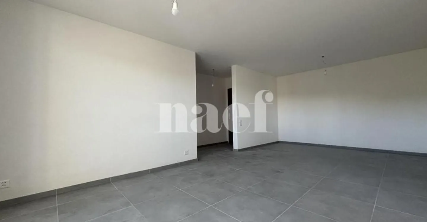 Sublime 2,5 Zimmer renovierte Wohnung mit Balkon in La Chaux-de-Fonds - Foto 3 von 5