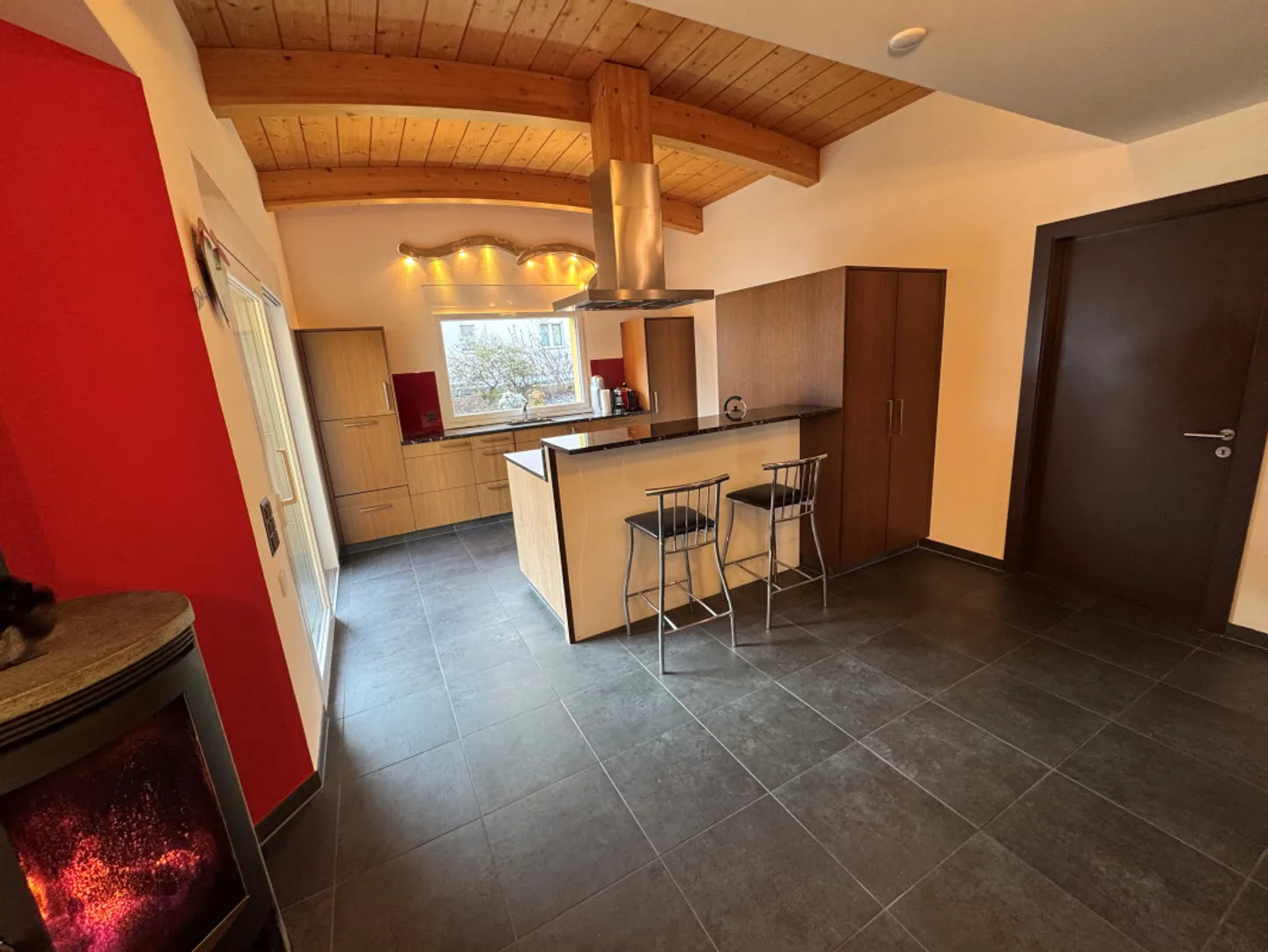 Villa unifamiliare spaziosa con 5,5 stanze e ampliamento a Muraz - Foto 6 di 13
